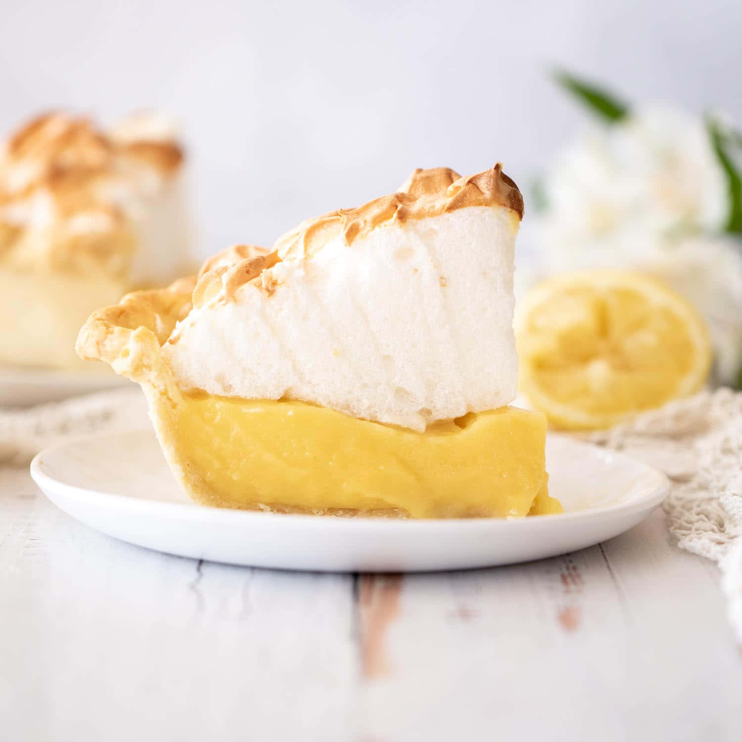 lemon meringue pie, toasted meringue, white plate, HD Desktop Wallpaper