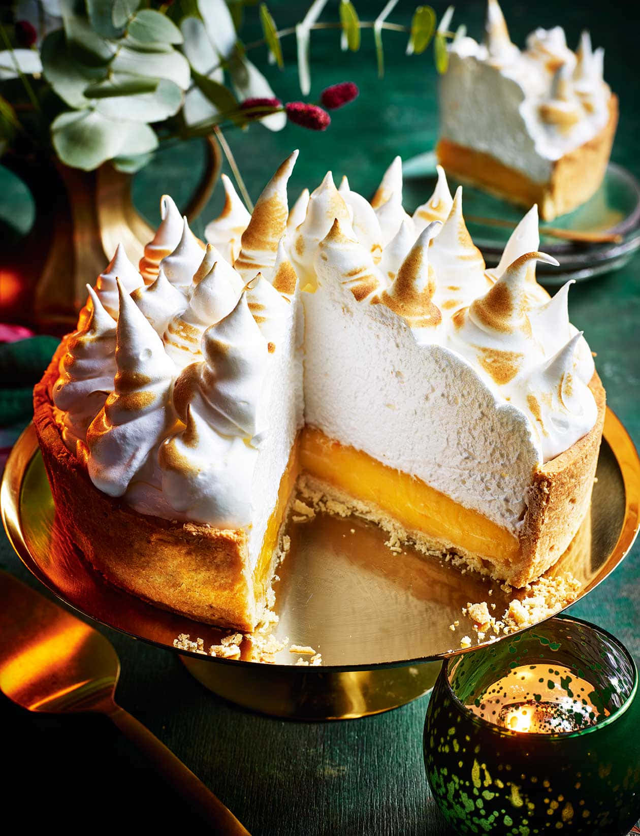 Meringue, golden-brown meringue-topped lemon pie, brass stand, HD Phone Wallpaper