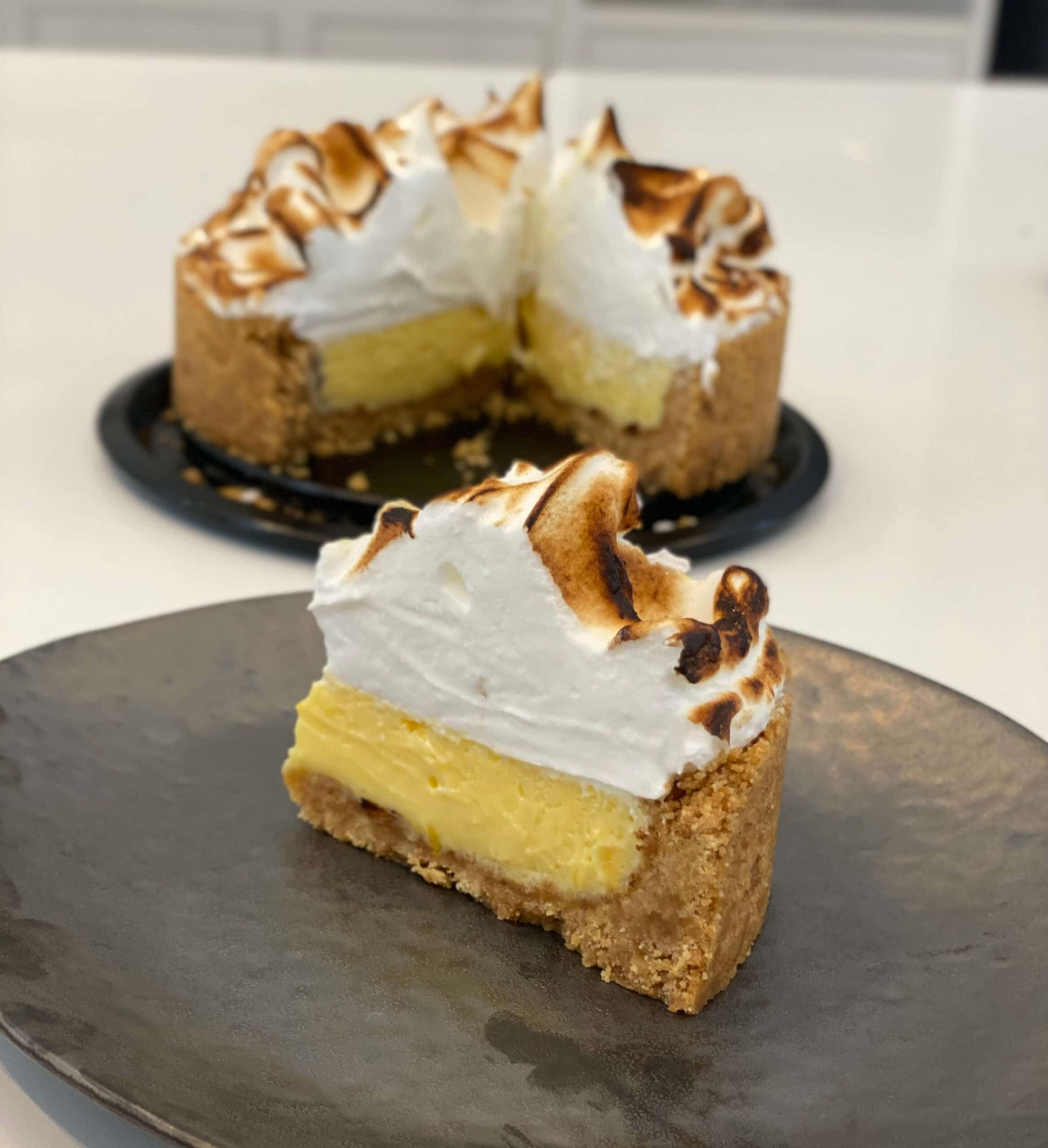 lemon meringue pie, toasted meringue, dark plate, 2K Phone Wallpaper
