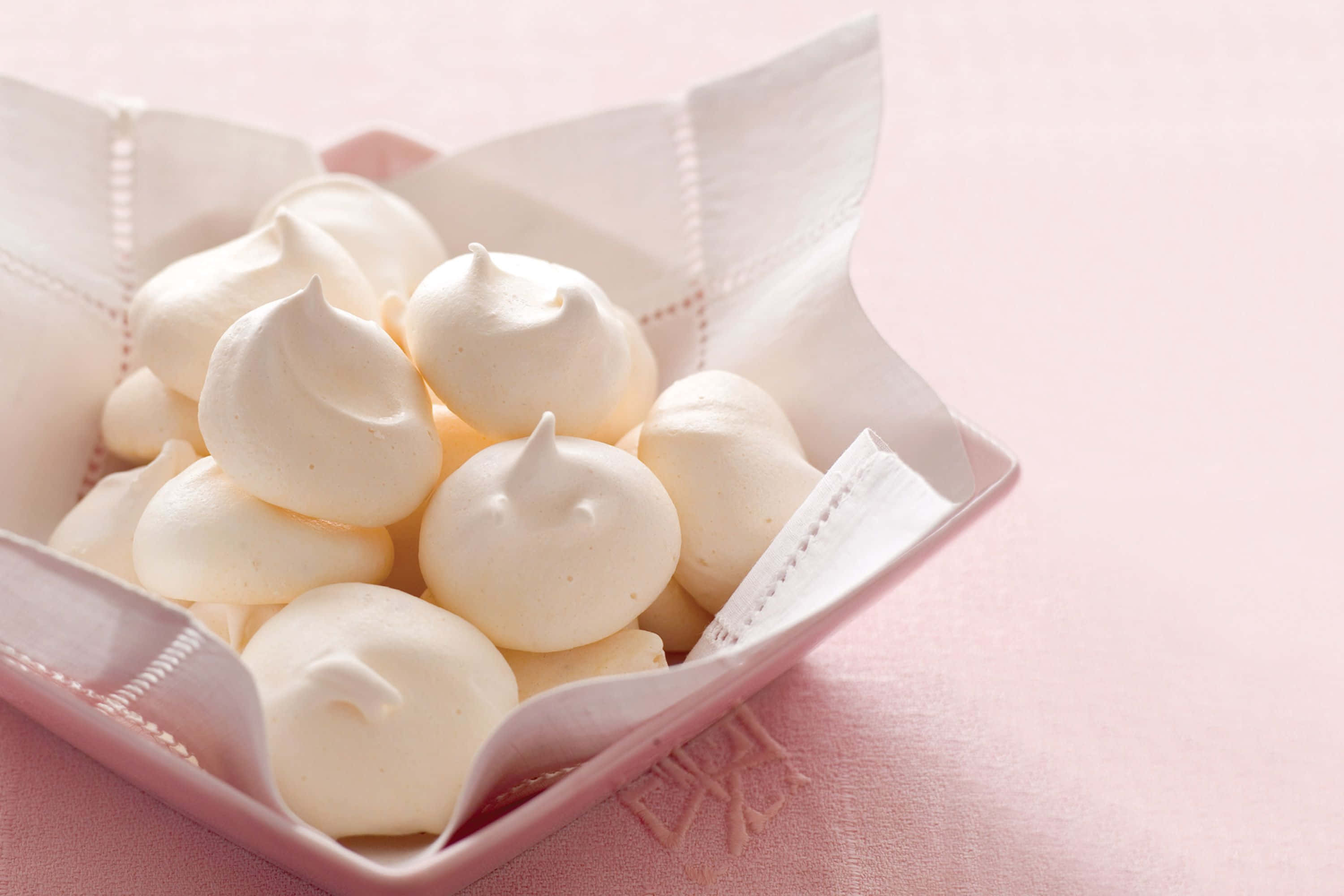 Meringue 3000, 2000, pink bowl, 2K Desktop Wallpaper