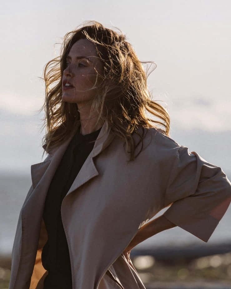 Merritt Patterson, windswept hair, beige trench coat, SD Phone Wallpaper