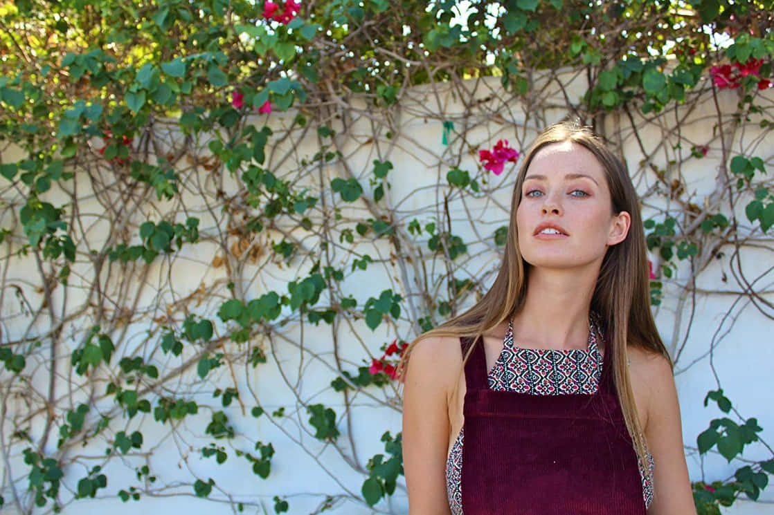 Merritt Patterson, maroon dress, white wall, SD Desktop Wallpaper