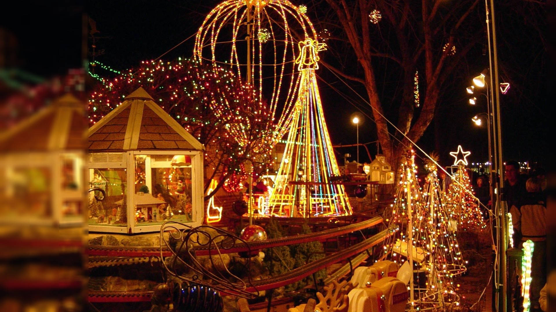 Festive Lights Merry Christmas HD, glowing ornaments, illuminated Ferris wheel, Full HD Desktop Wallpaper