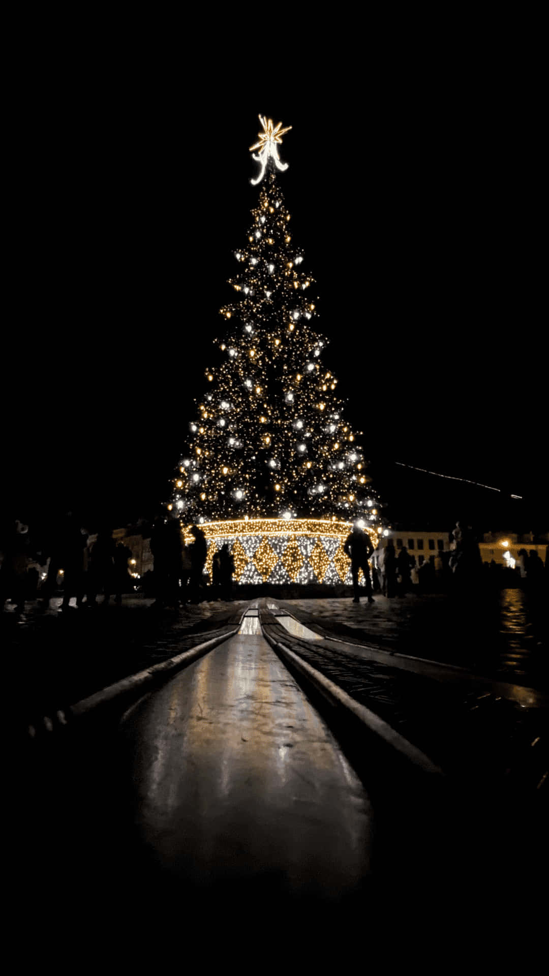 iPhone, Christmas tree, golden lights, Full HD Phone Wallpaper