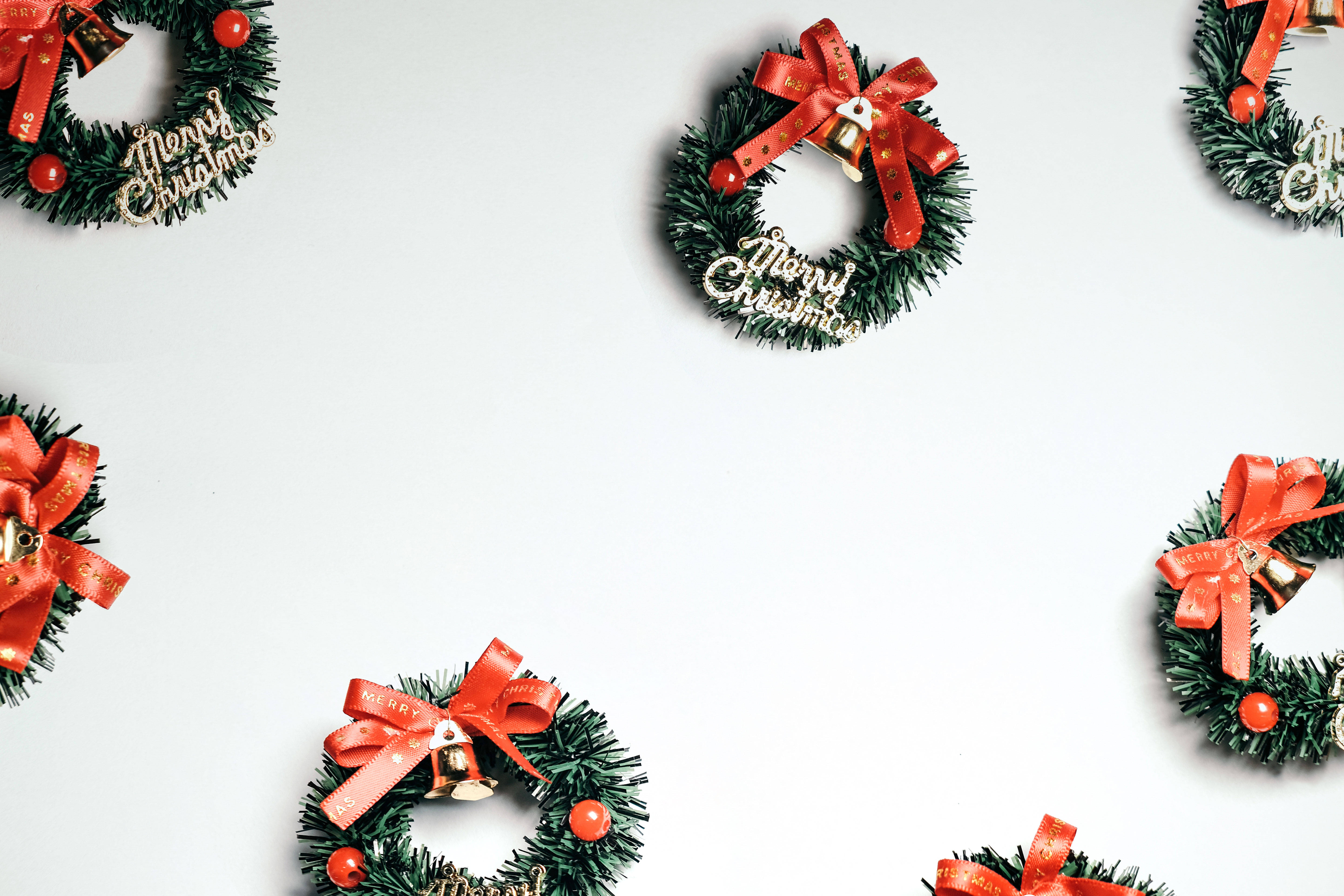 Merry Christmas, wreaths, green, 5K Desktop Wallpaper