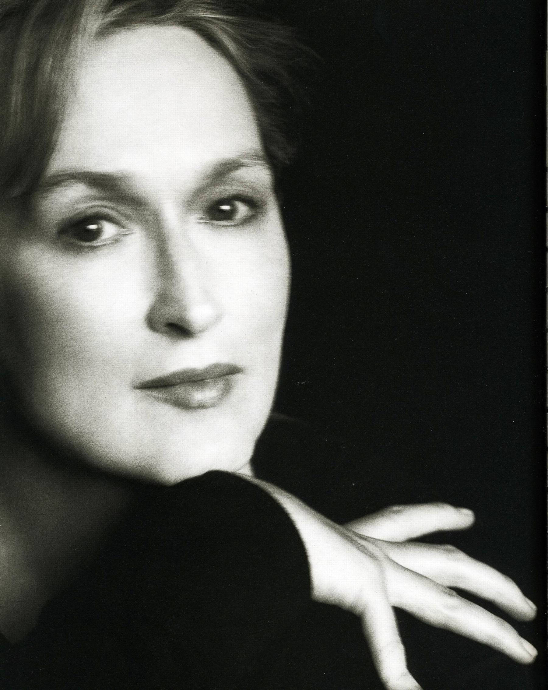 Meryl Streep, black and white photo, soft lighting, Full HD Phone Wallpaper