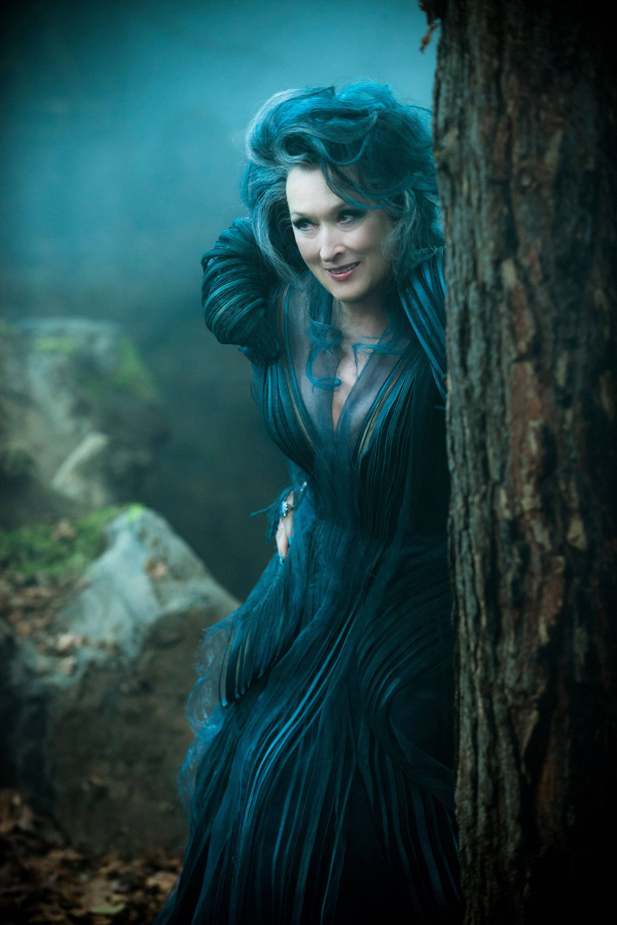 Meryl Streep, teal hair, gown, 2K Phone Wallpaper