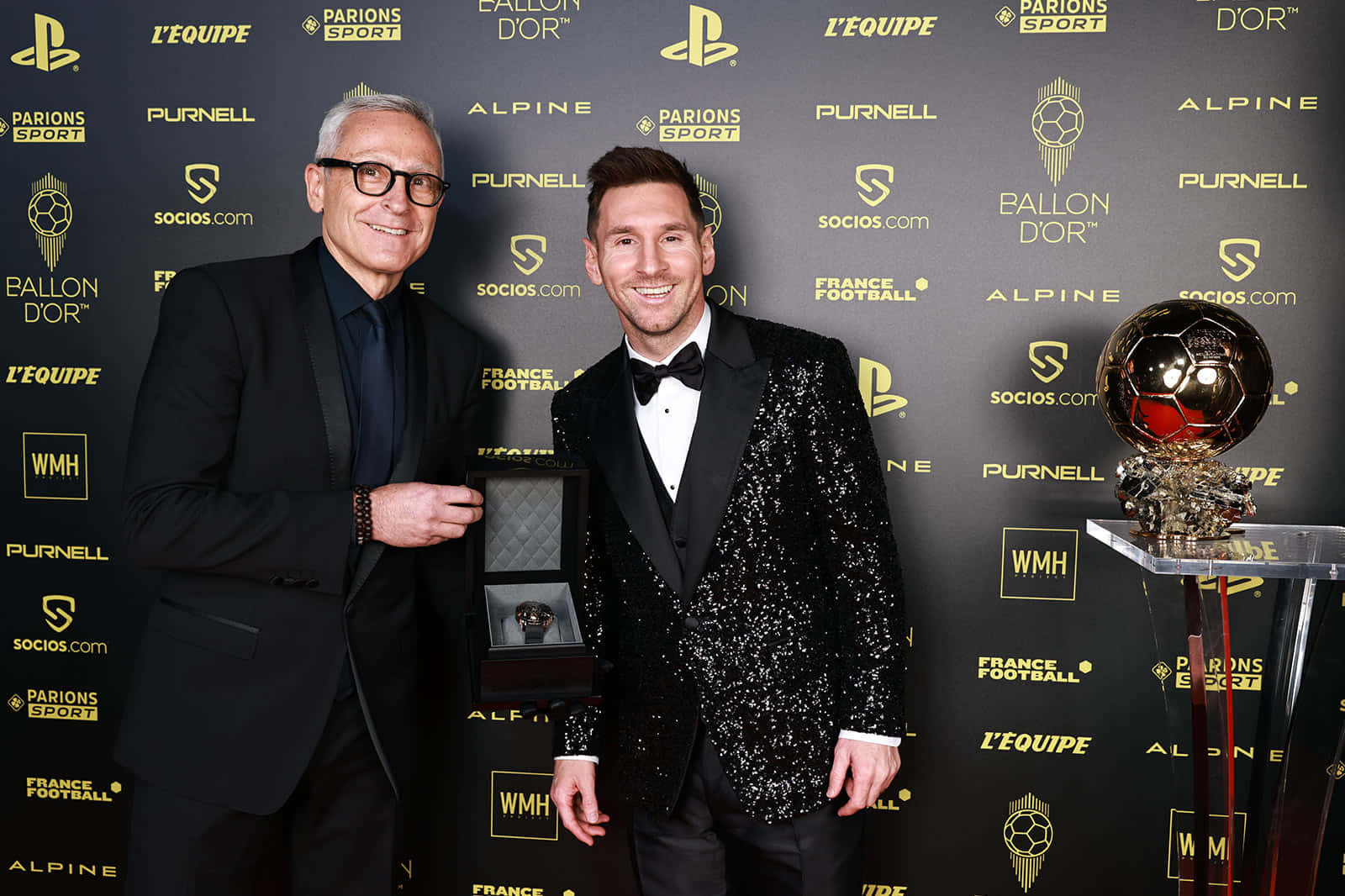 Messi Ballon D'Or, trophy, award box, HD Desktop Wallpaper