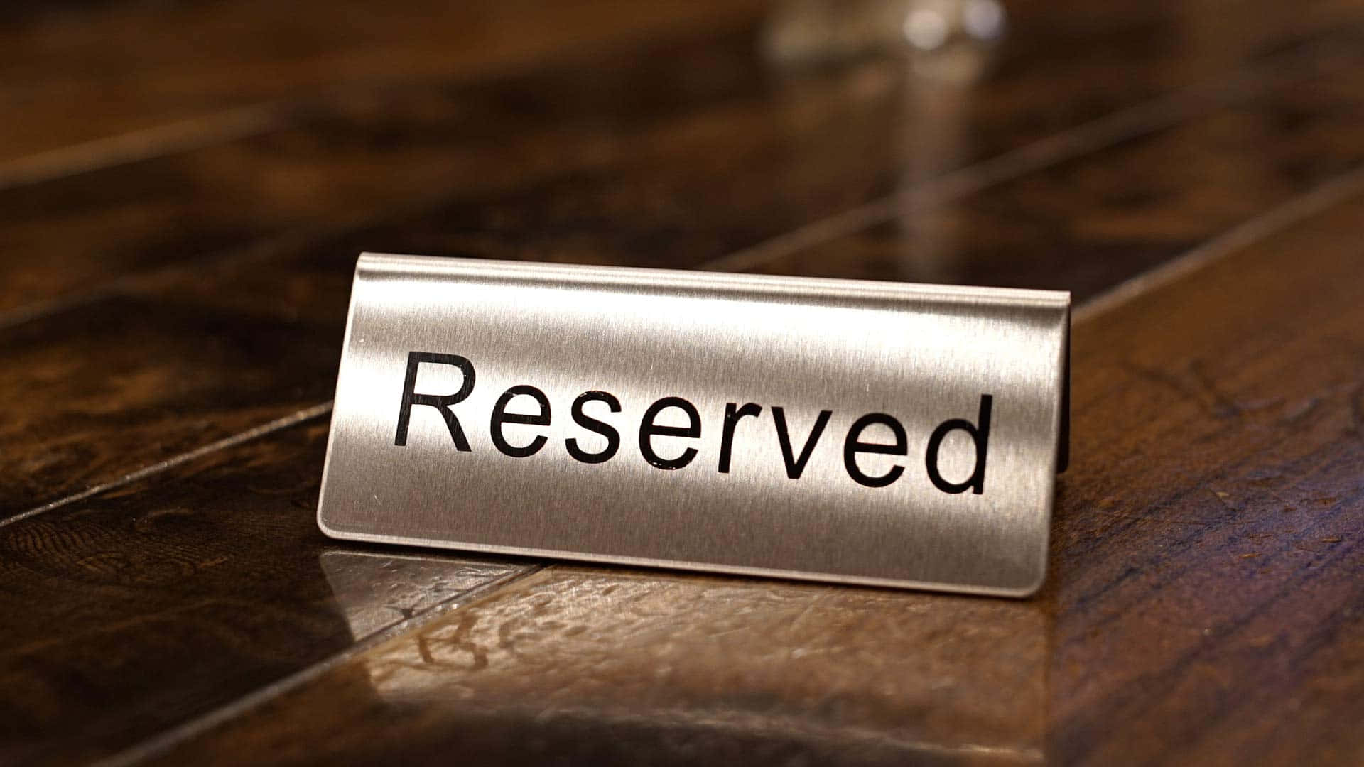 Reserved Metal Sign, brushed metal, polished dark wood table, Full HD Desktop Wallpaper