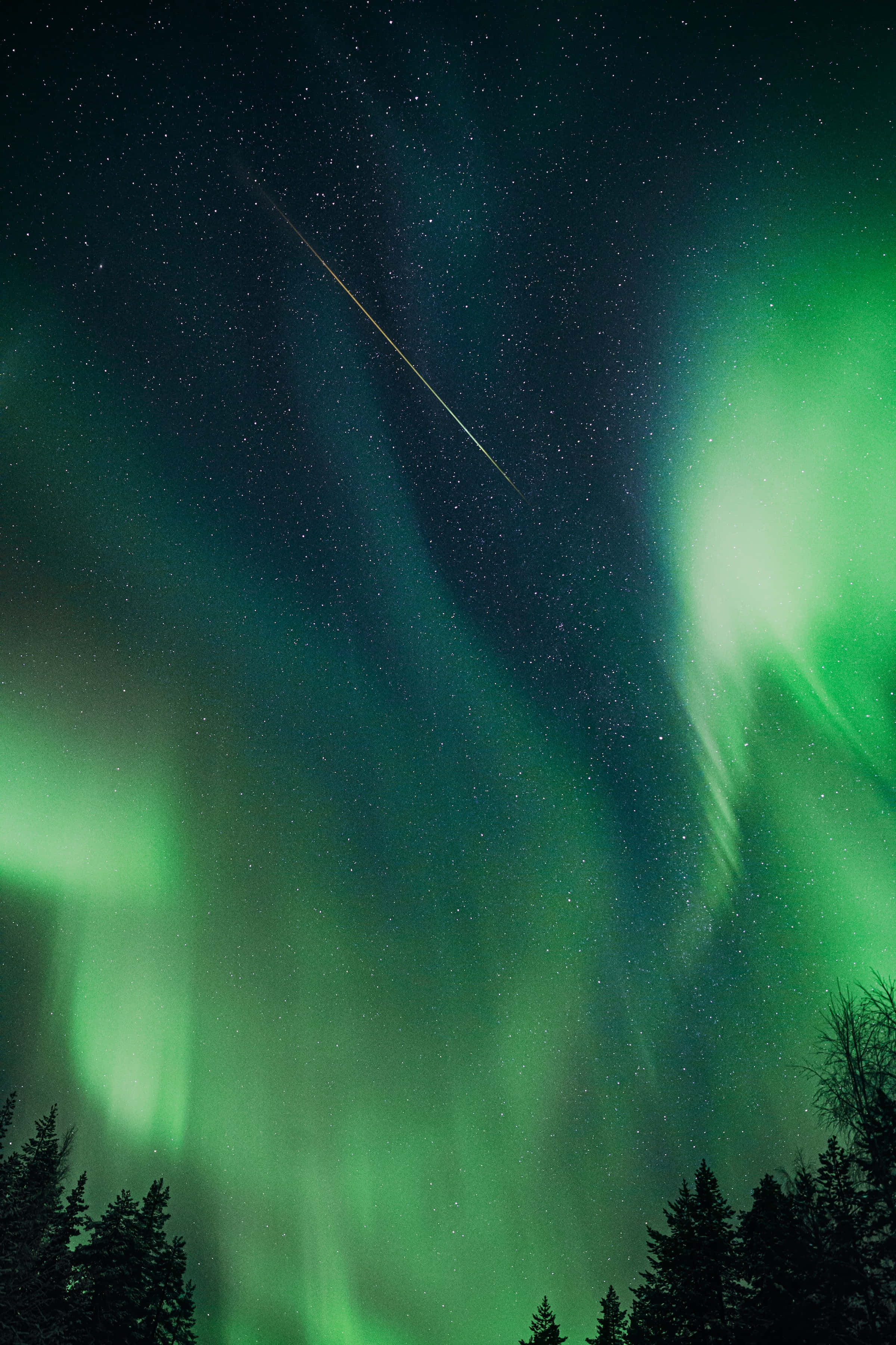 Meteor, shooting star, aurora borealis, 2K Phone Wallpaper