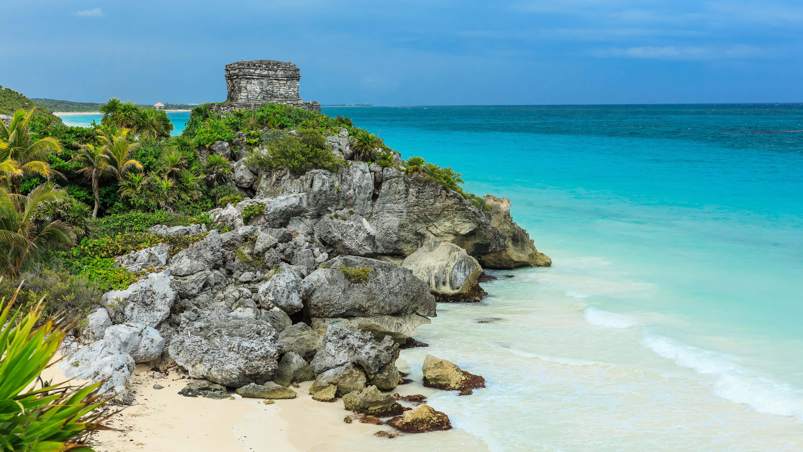 Mexican Beach, sunrise, ancient stone ruin, 2K Desktop Wallpaper