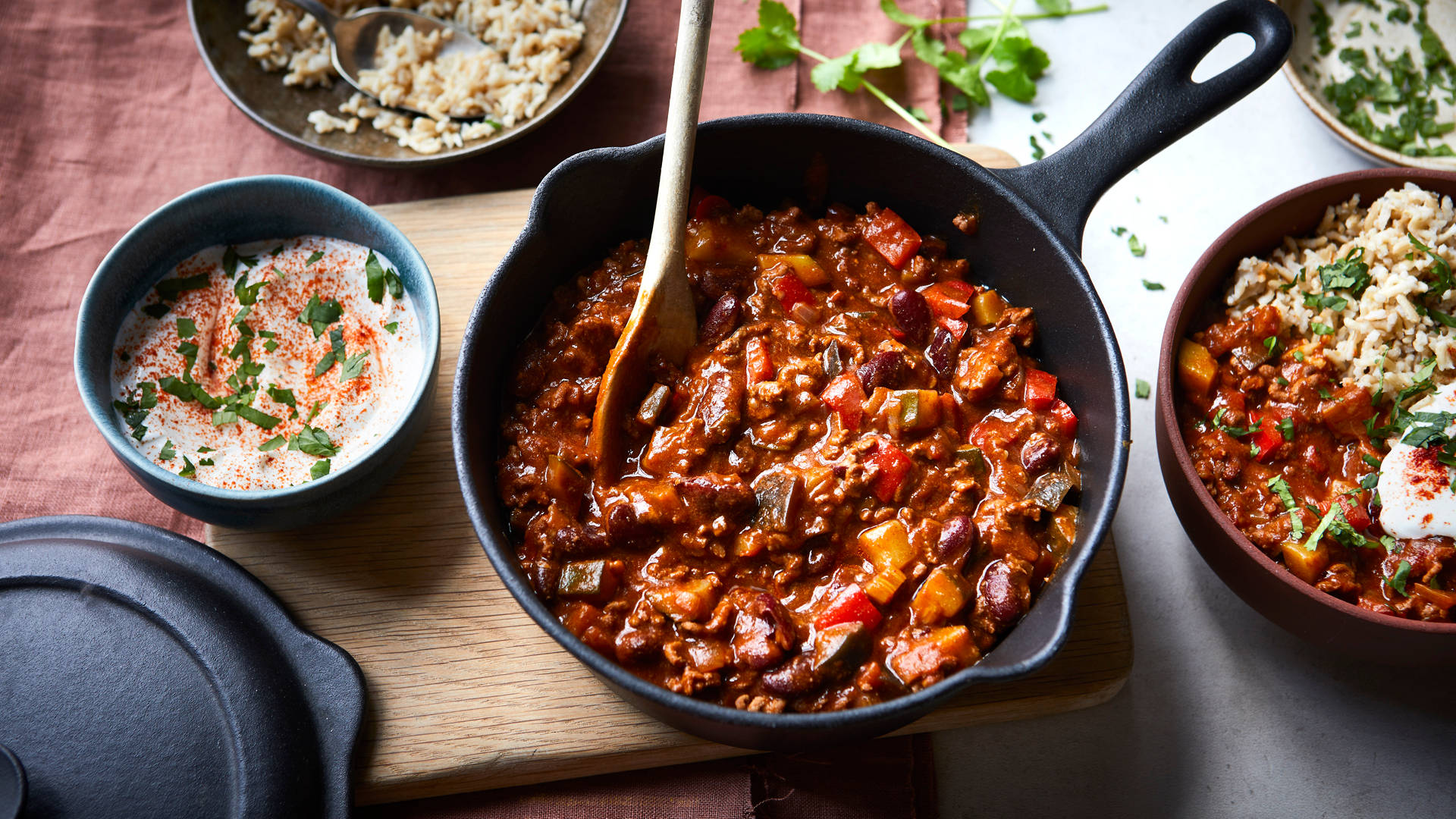 chili con carne, black cast iron skillet, rice, Full HD Desktop Wallpaper