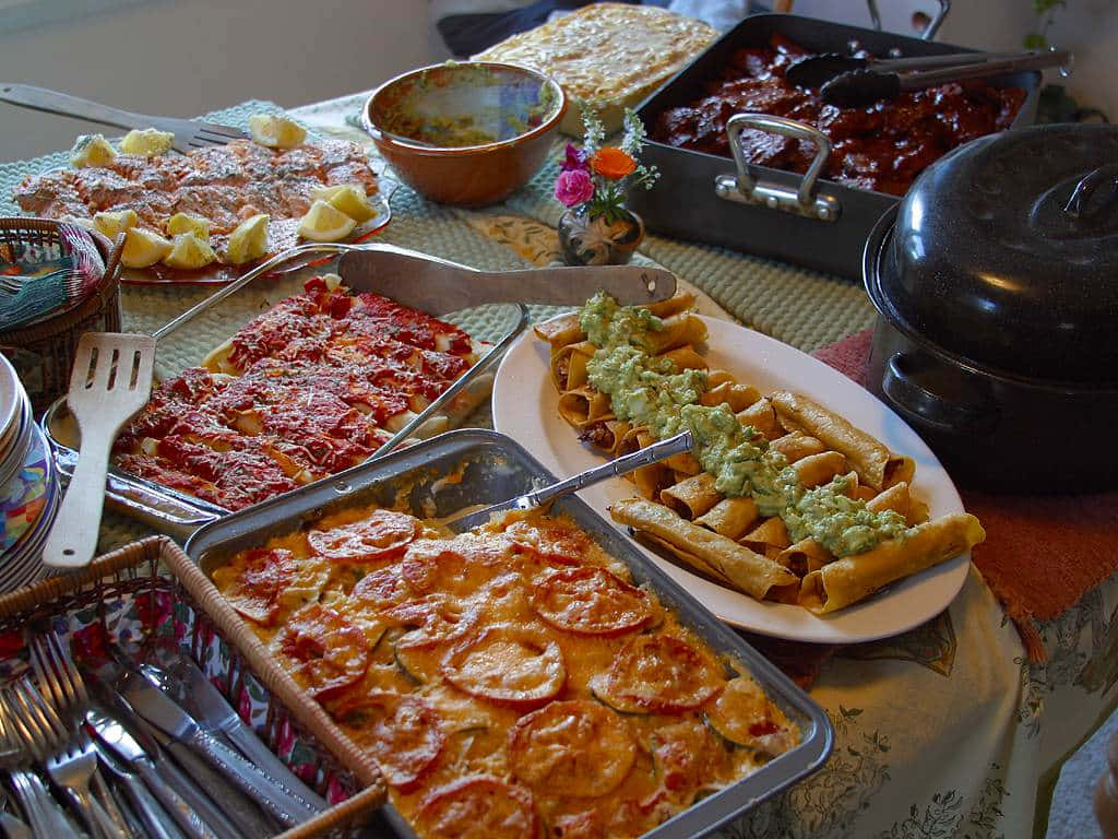 enchiladas, guacamole-filled taquitos, sizzling meats, SD Desktop Wallpaper