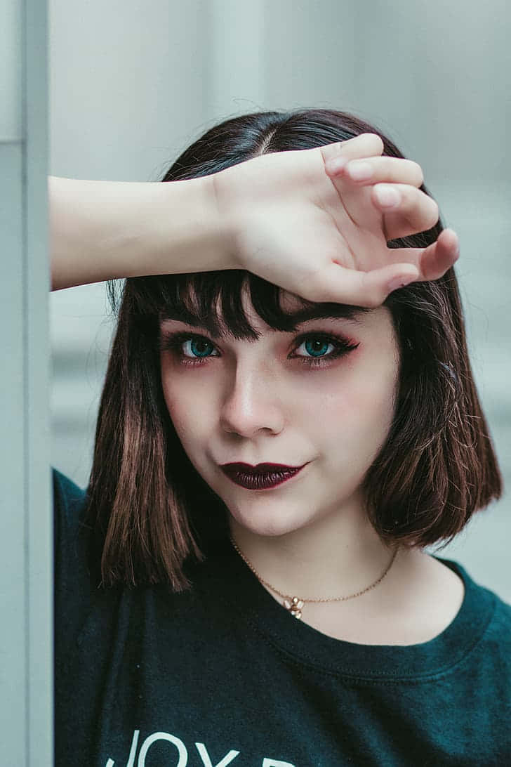 Mexican Woman, blue eyes, dark lipstick, SD Phone Wallpaper