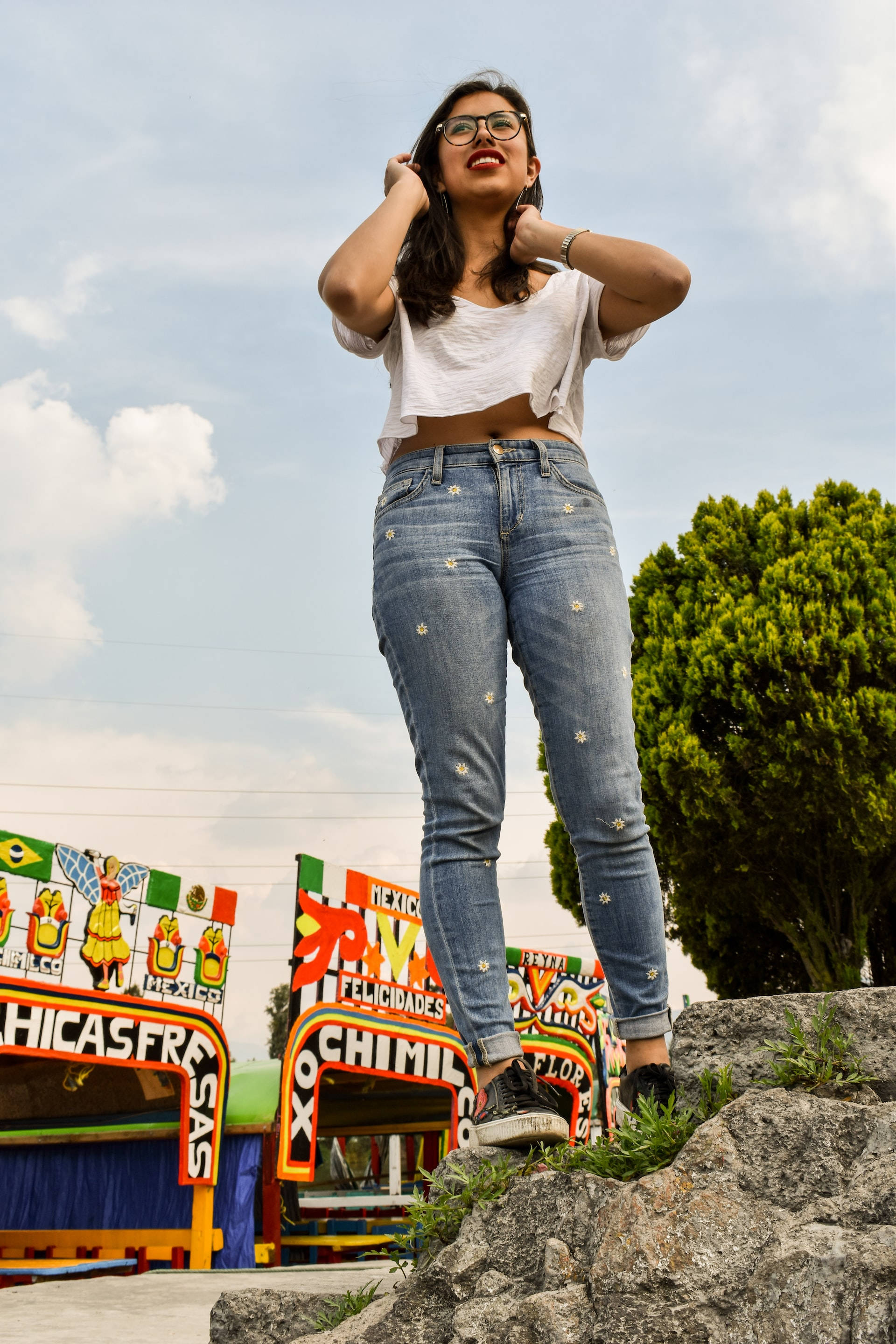 Mexican Girl, glasses, jeans, 2K Phone Wallpaper