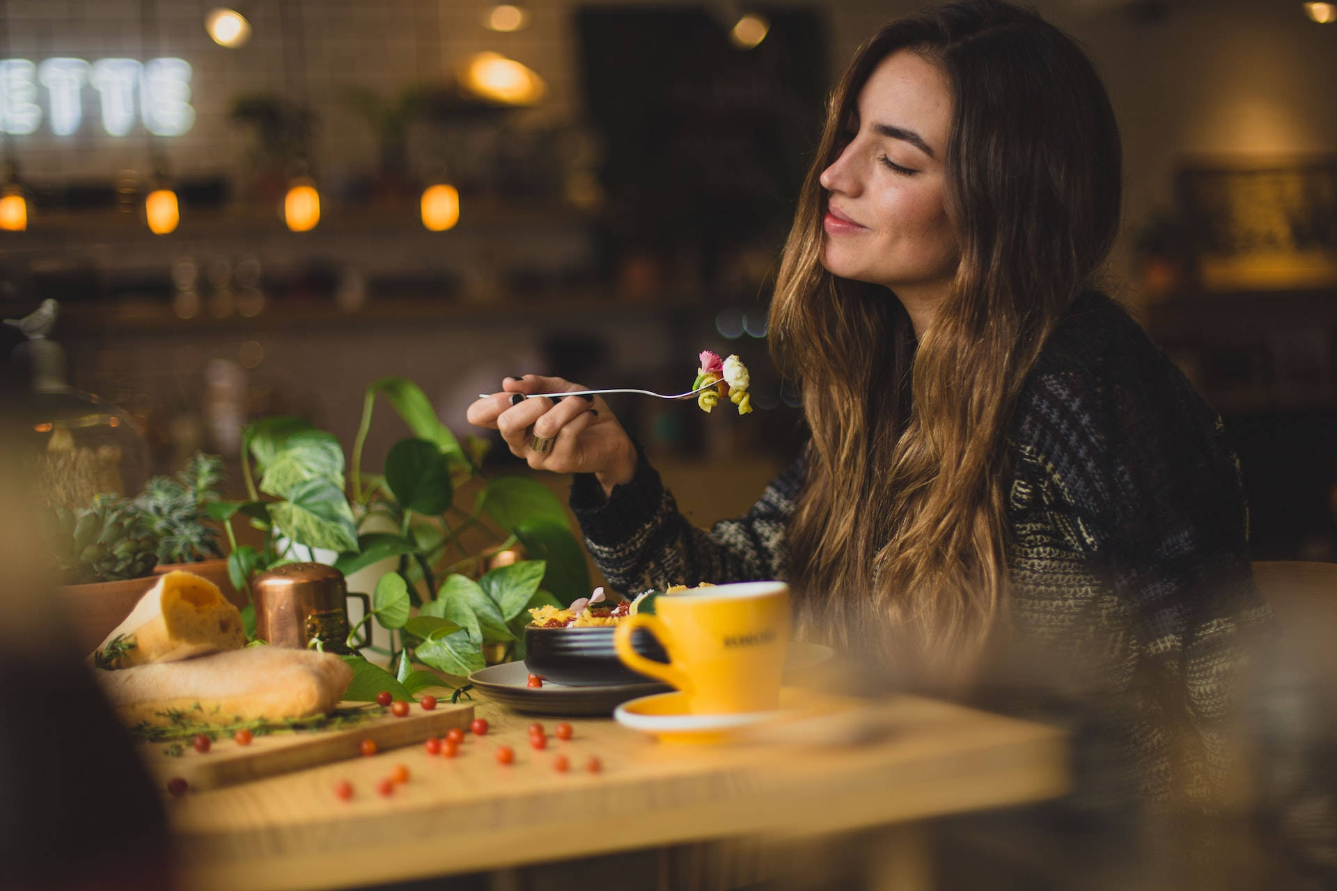 Mexican Girl, colorful salad, warmly lit cafe, Full HD Desktop Wallpaper