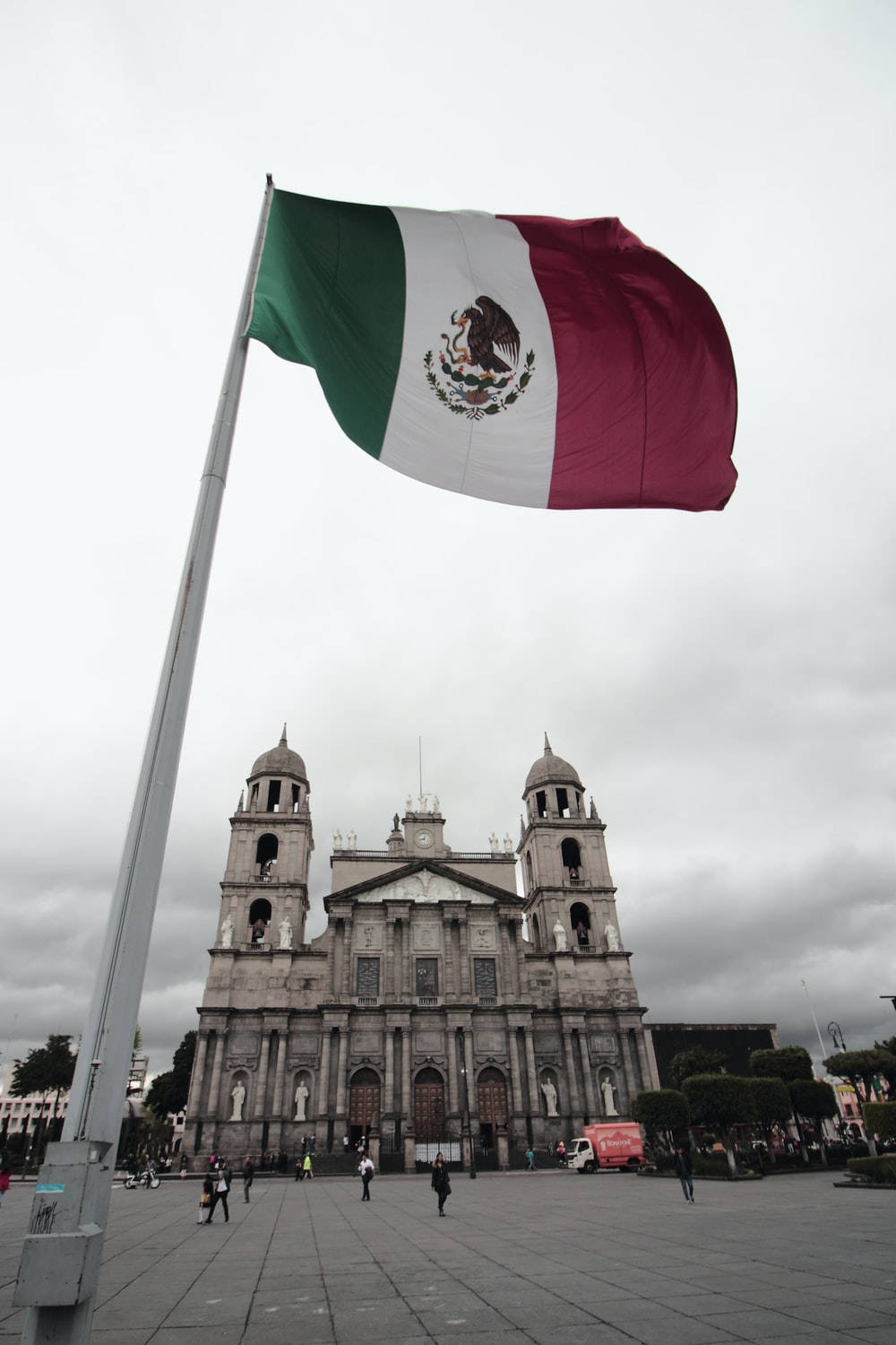 Mexico flag, historic Metropolitan Cathedral, overcast sky, HD Phone Wallpaper