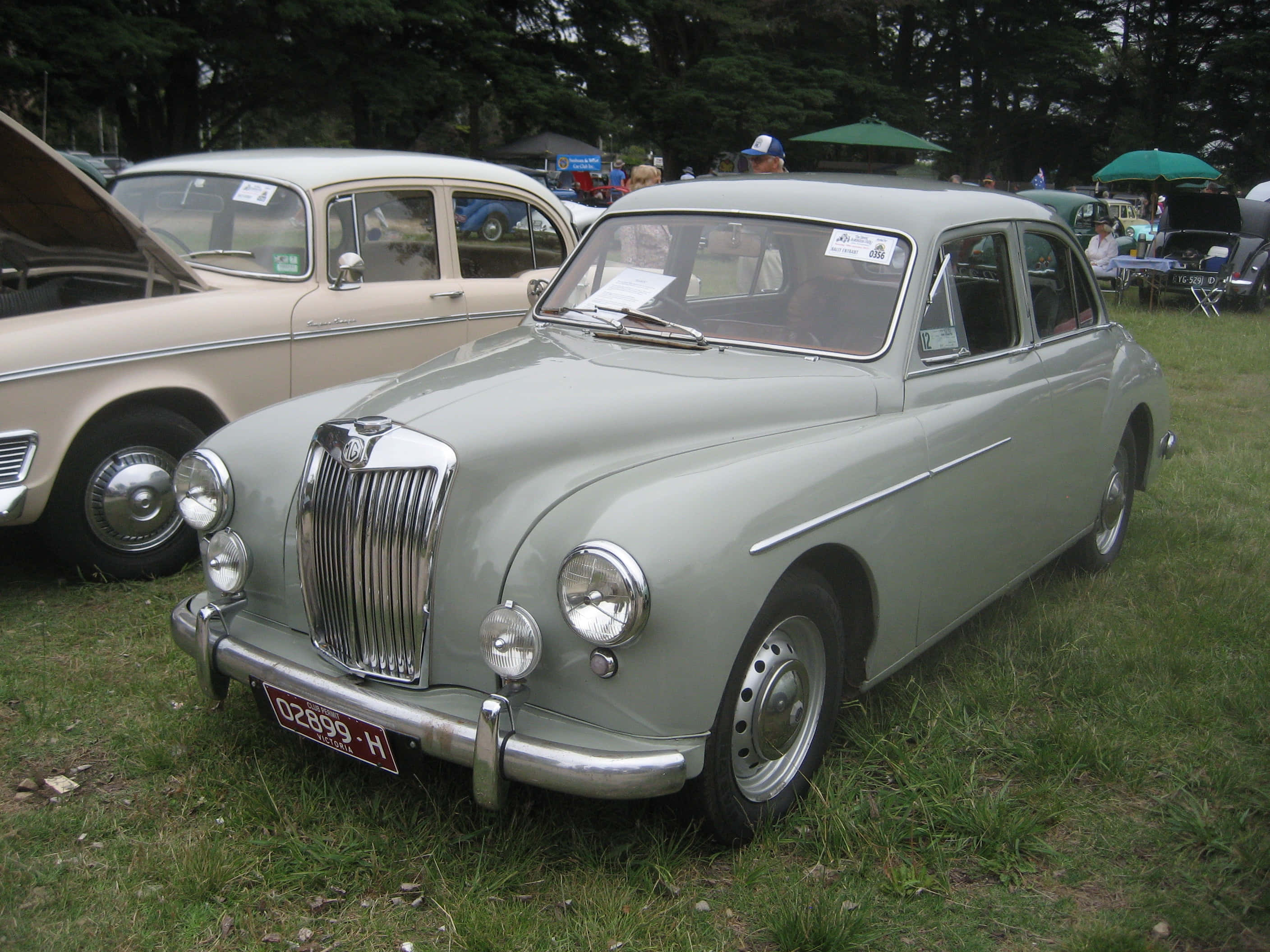 MG Magnette, light green, chrome grille, 2K Desktop Wallpaper