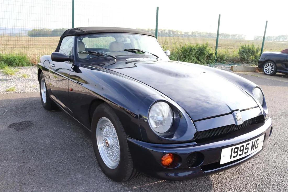 MG RV8