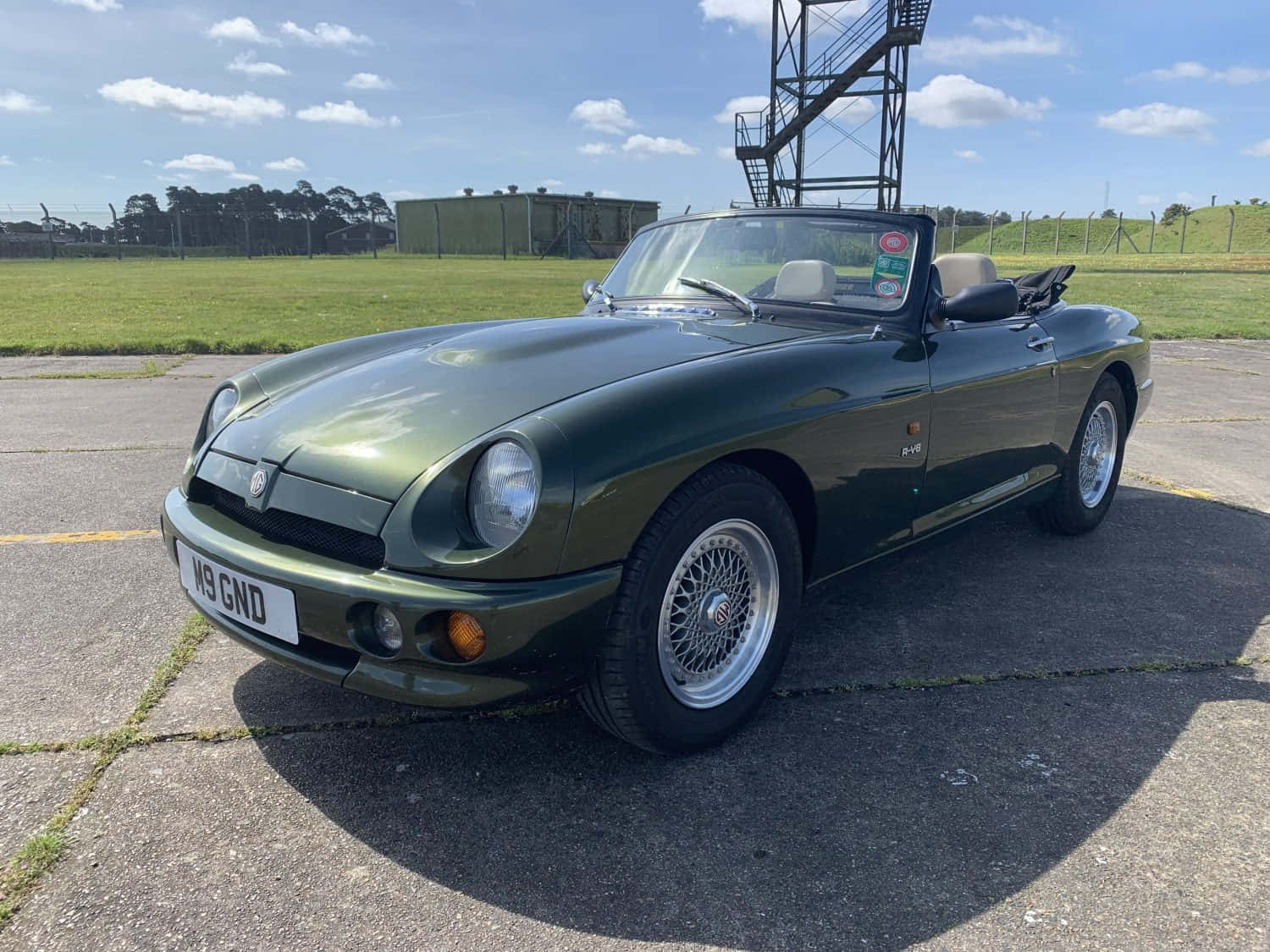 MG RV8, green, classic convertible sports car, HD Desktop Wallpaper