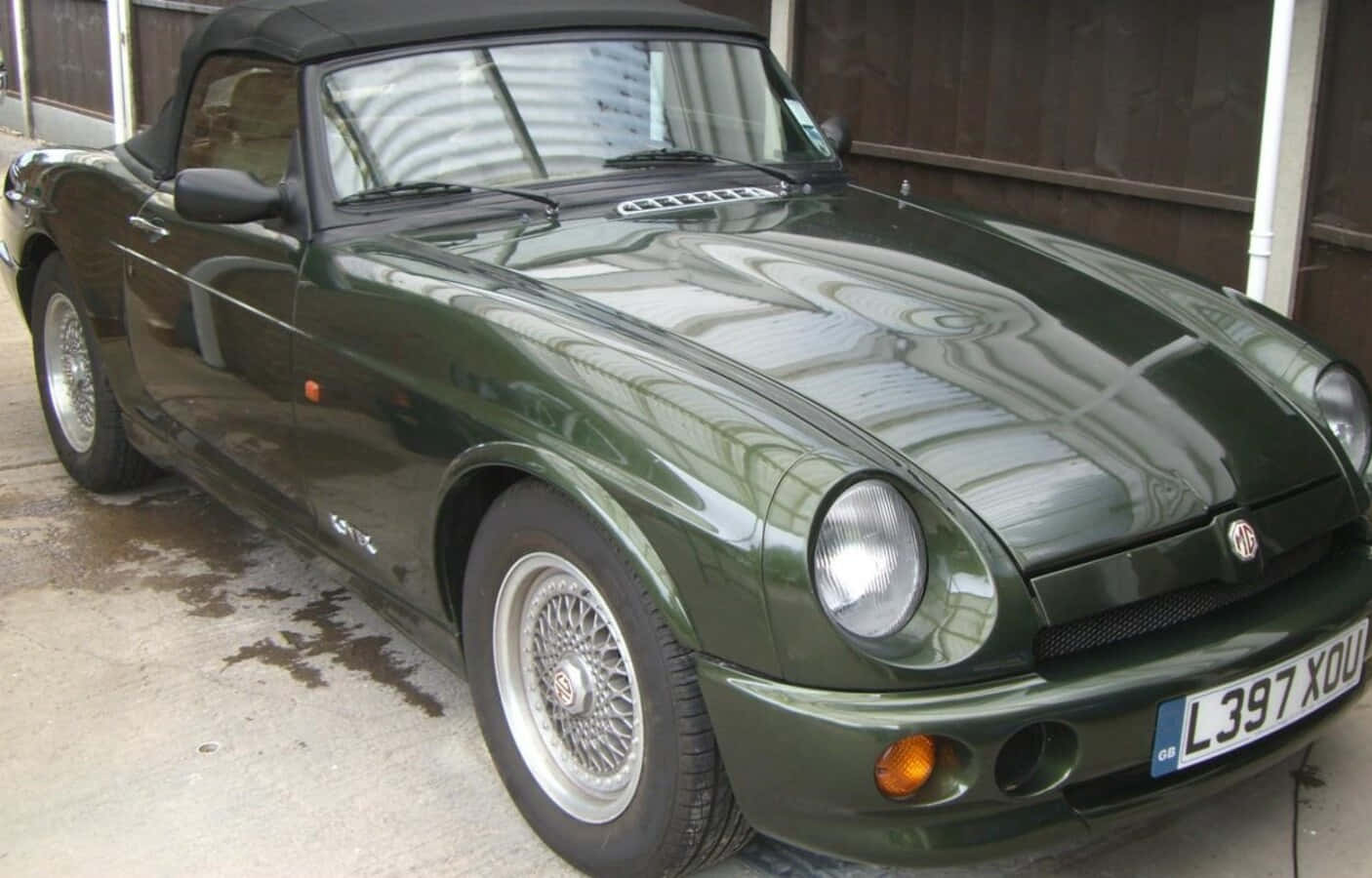 MG RV8, classic convertible sports car, dark green, HD Desktop Wallpaper