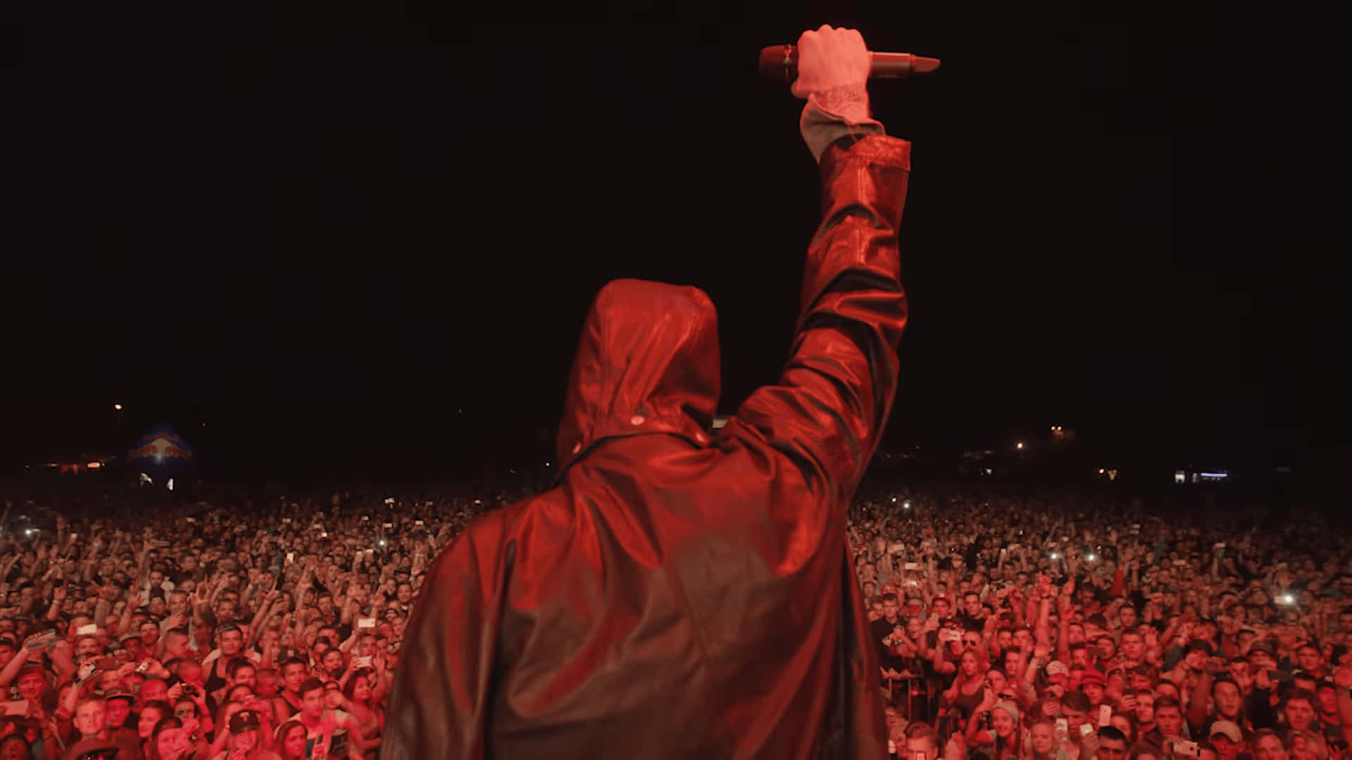 MGK, red hooded jacket, massive crowd, Full HD Desktop Wallpaper