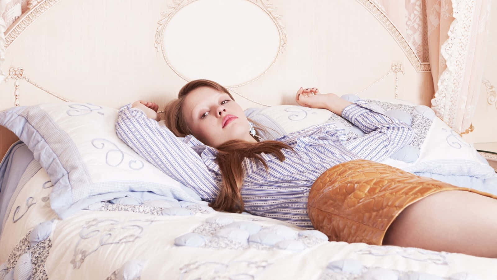 Mia Goth, elegant room, bed with ornate headboard, HD Desktop Wallpaper
