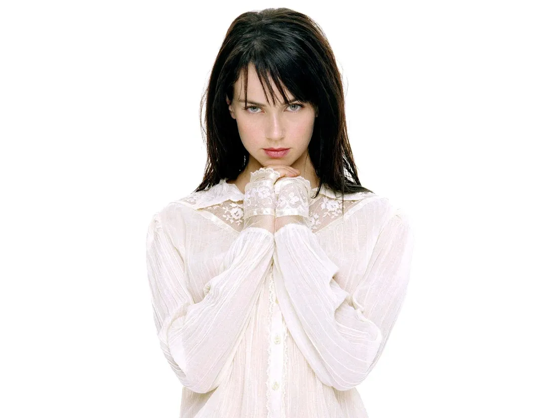 Mia Kirshner