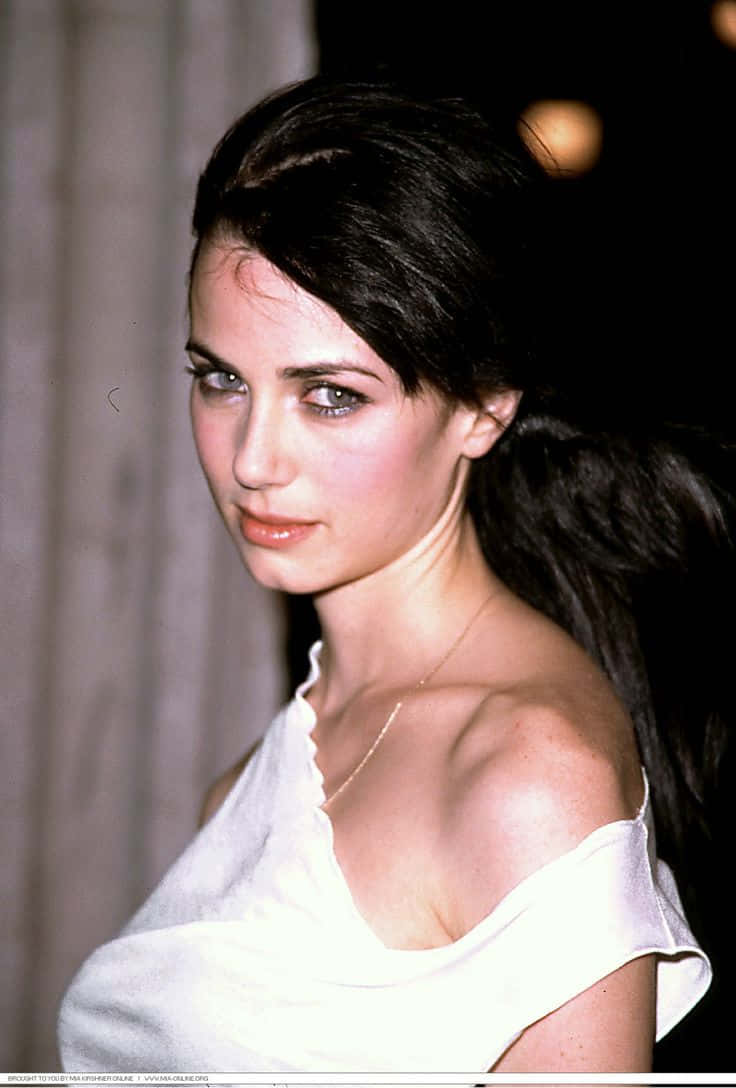 Mia Kirshner, dark hair, striking eyes, SD Phone Wallpaper