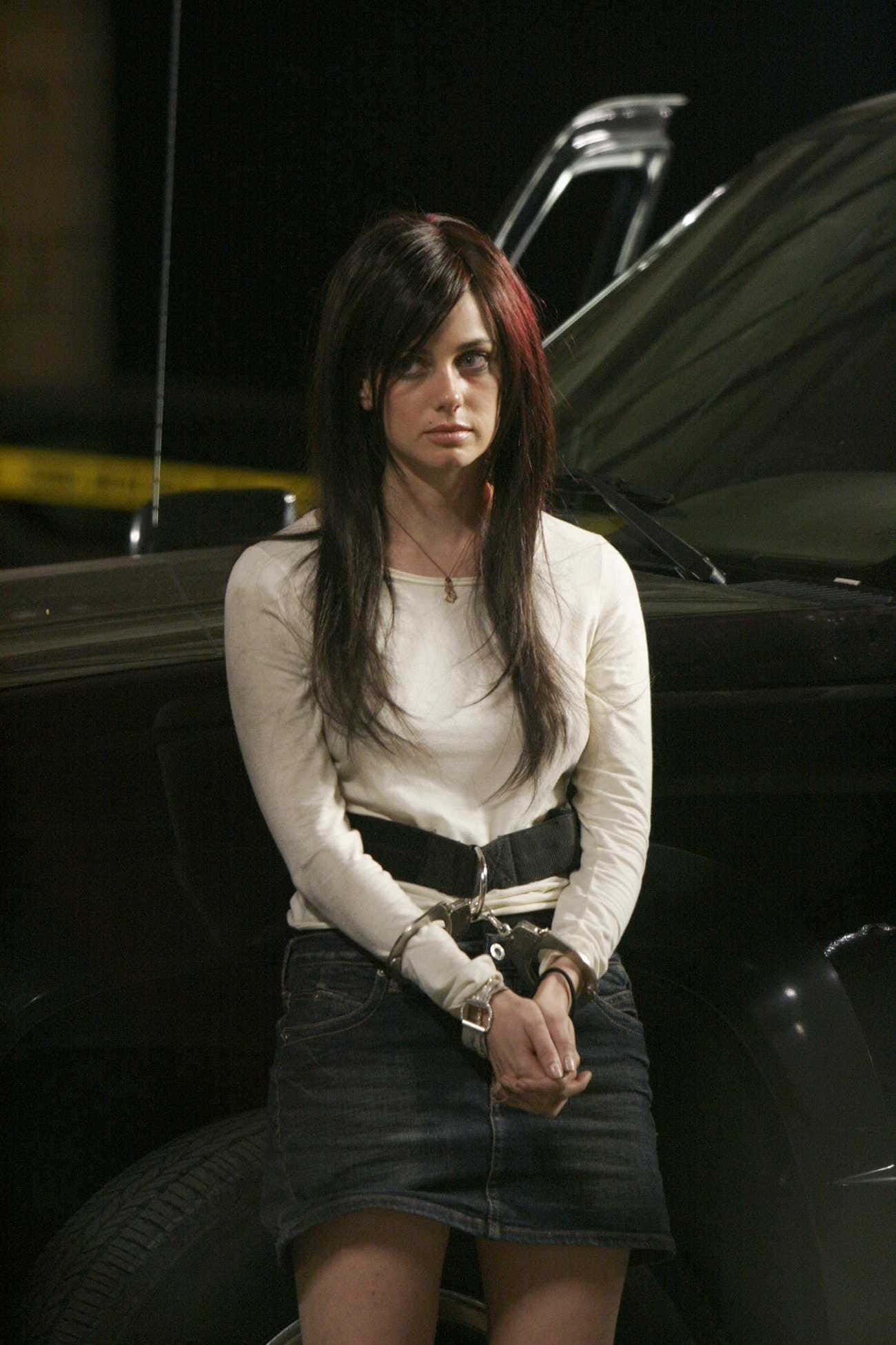 Mia Kirshner, handcuffed, black car, Full HD Phone Wallpaper
