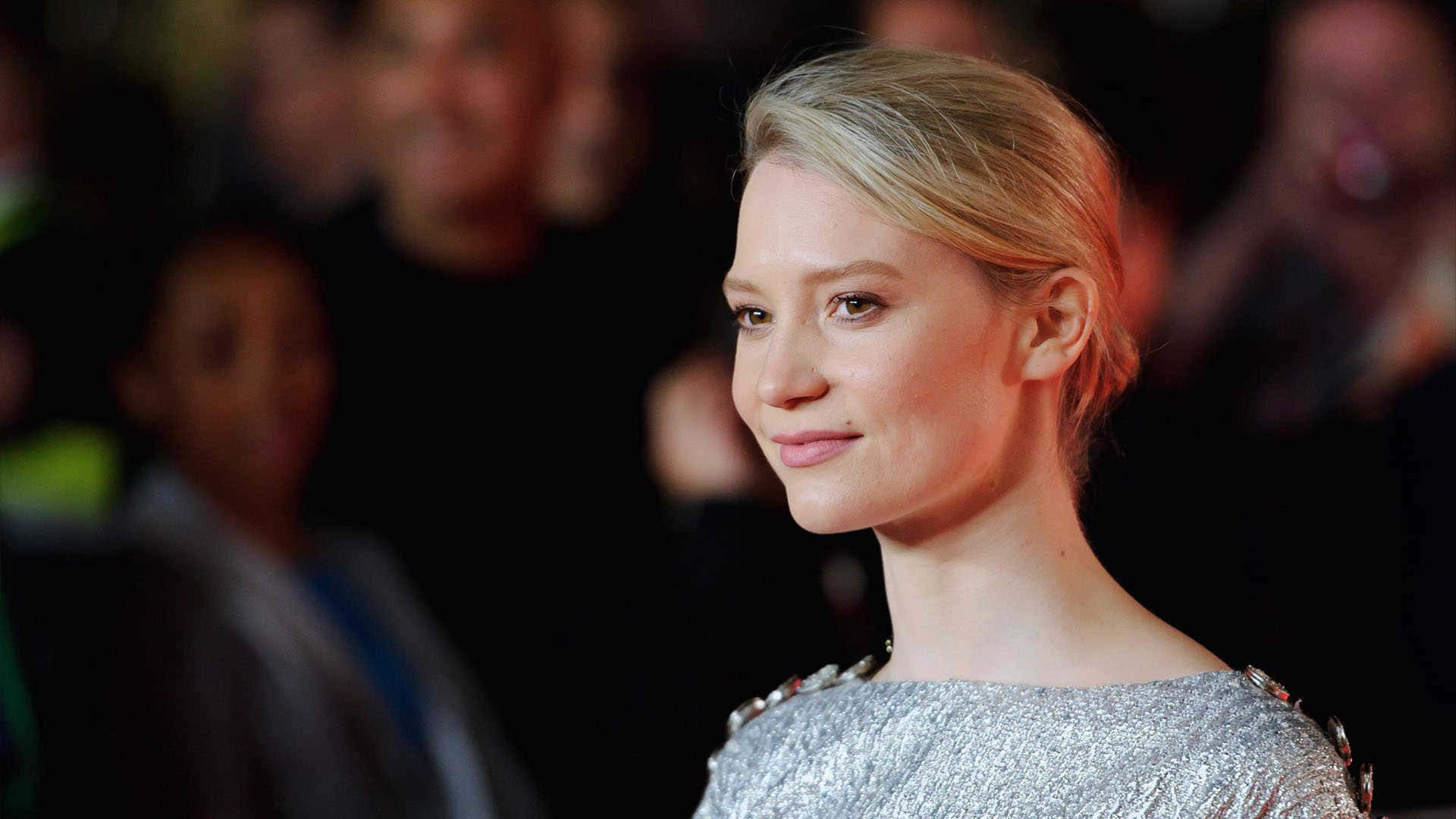 Mia Wasikowska, blonde hair, silver sequined dress, Full HD Desktop Wallpaper
