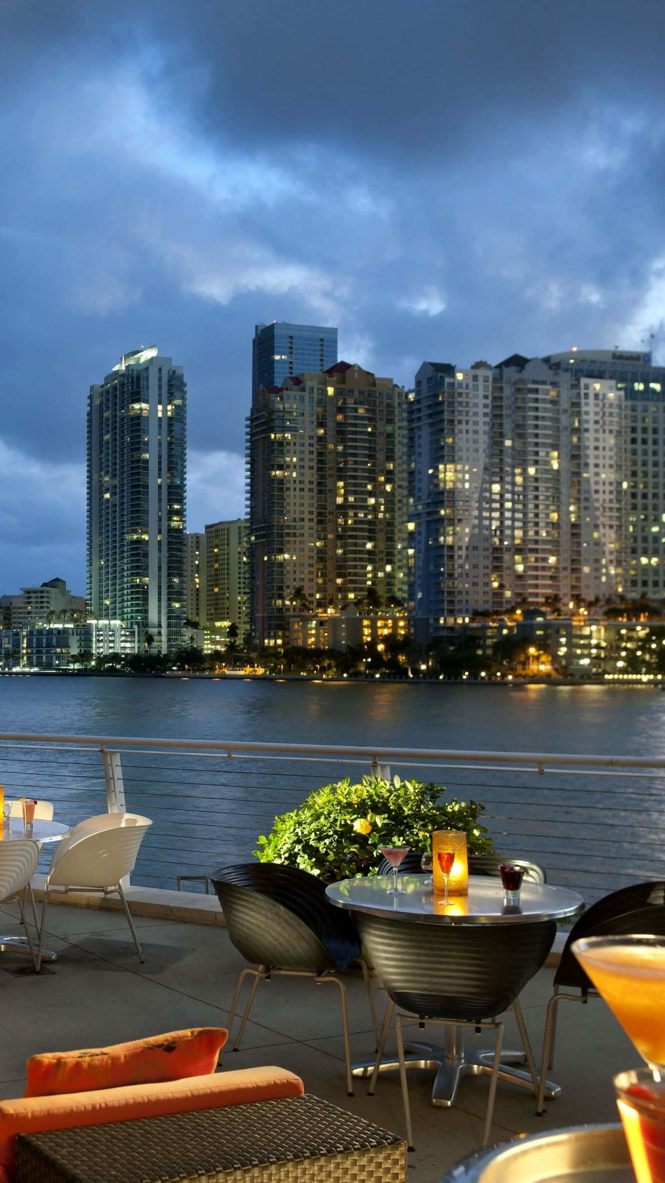 Miami, iPhone, rooftop lounge, Full HD Phone Wallpaper