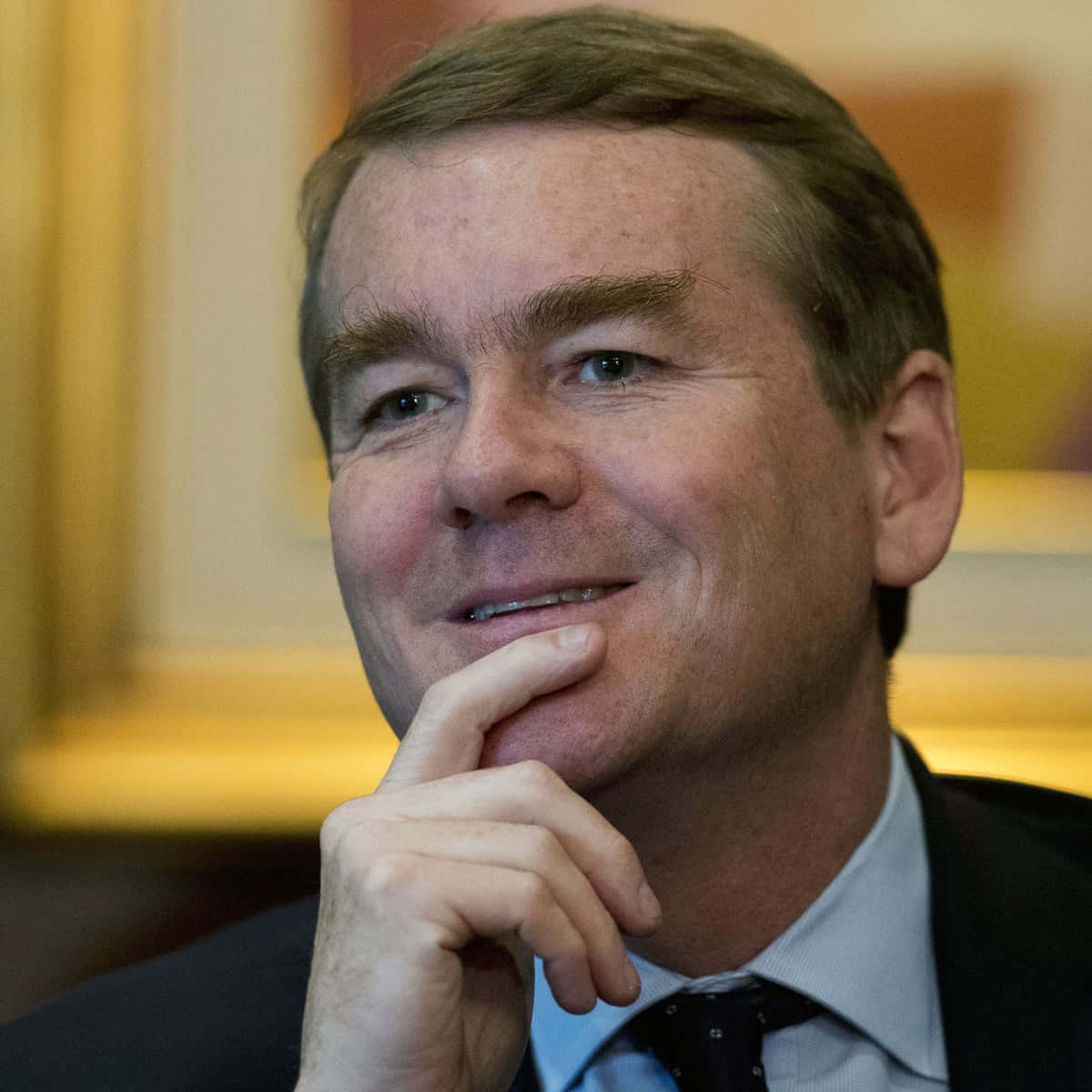 Michael Bennet, suit, hand on chin, SD Desktop Wallpaper