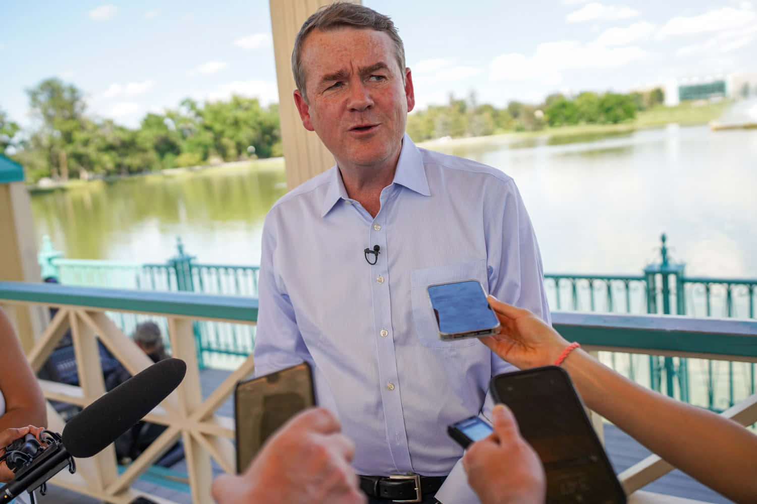 Michael Bennet, light blue shirt, balcony, HD Desktop Wallpaper