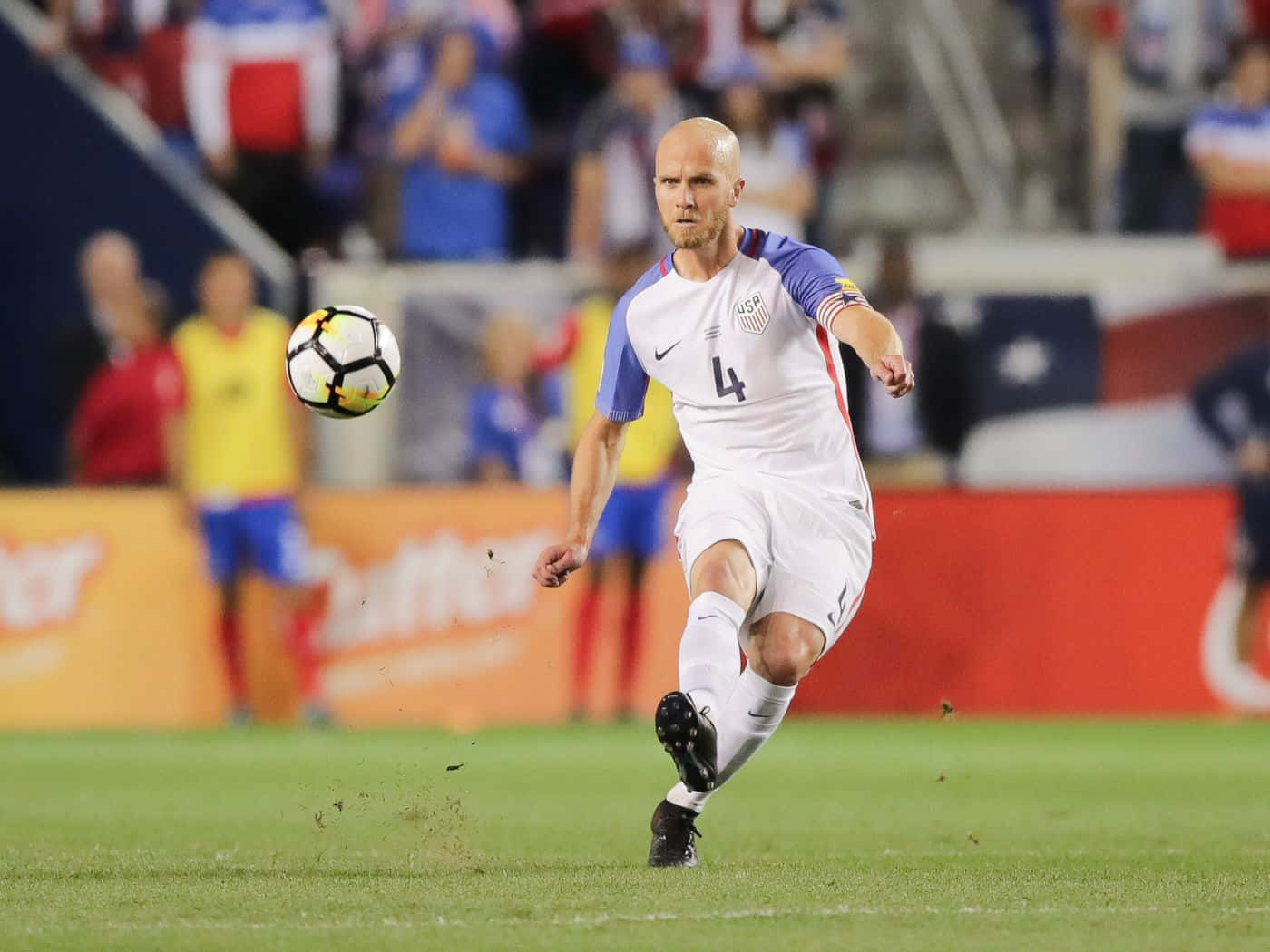 Michael Bradley, white and blue USA jersey, black and yellow ball, HD Desktop Wallpaper