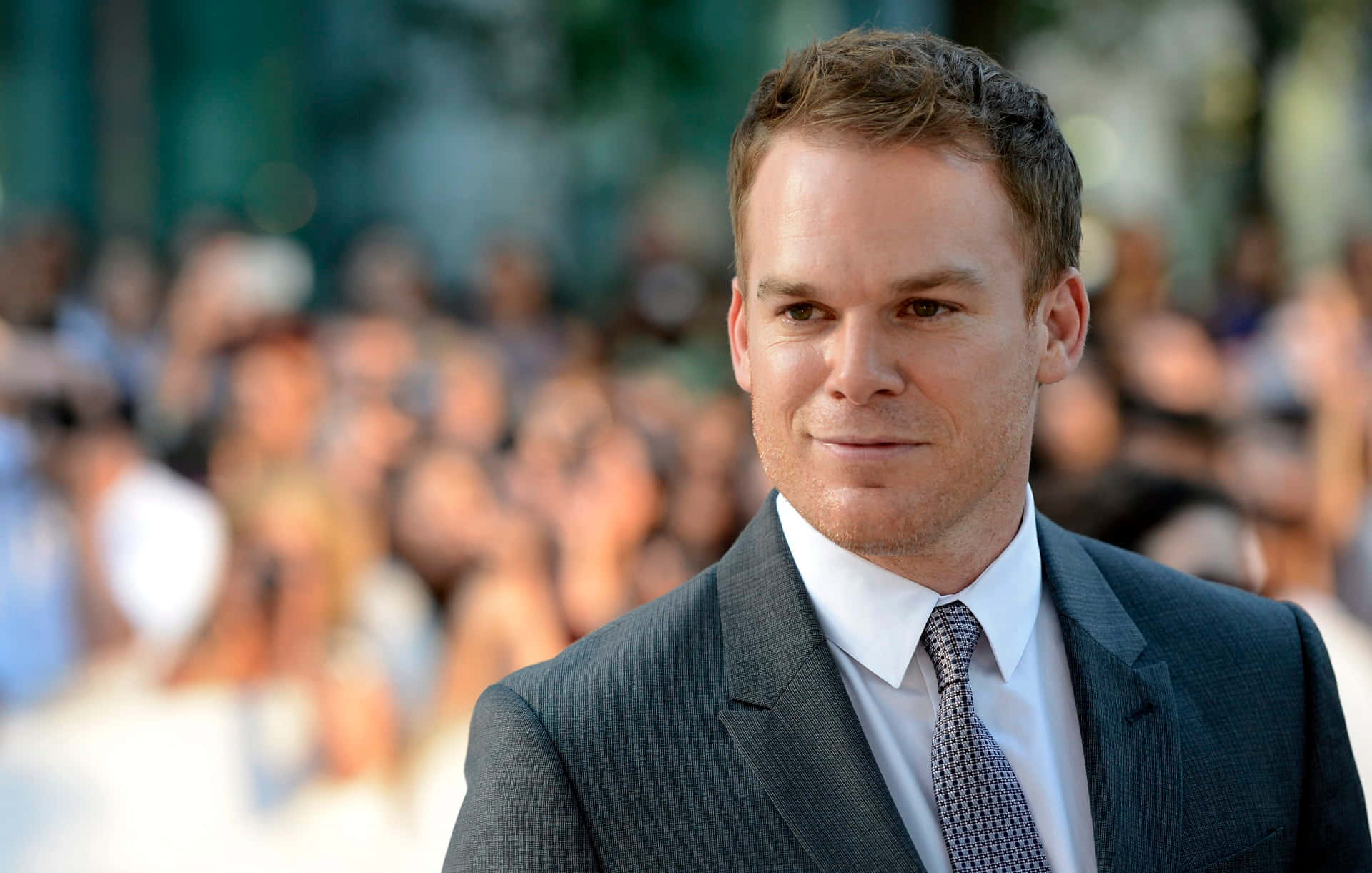 Michael C. Hall, dark suit, patterned tie, Full HD Desktop Wallpaper