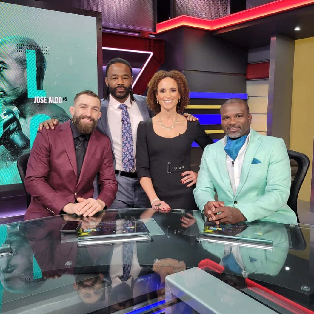Michael Chiesa, talk show, glossy news desk, SD Desktop Wallpaper