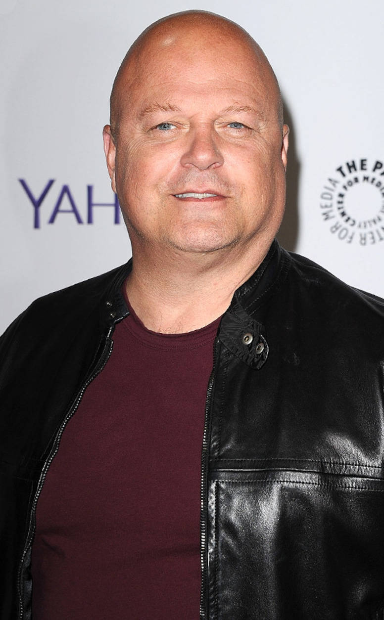 Michael Chiklis, black leather jacket, maroon shirt, SD Phone Wallpaper