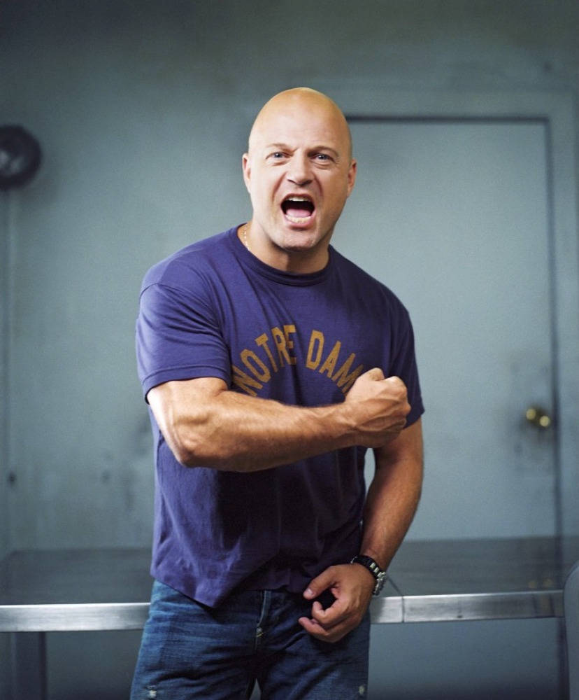 Michael Chiklis, purple Notre Dame t-shirt, bald muscular man, SD Phone Wallpaper