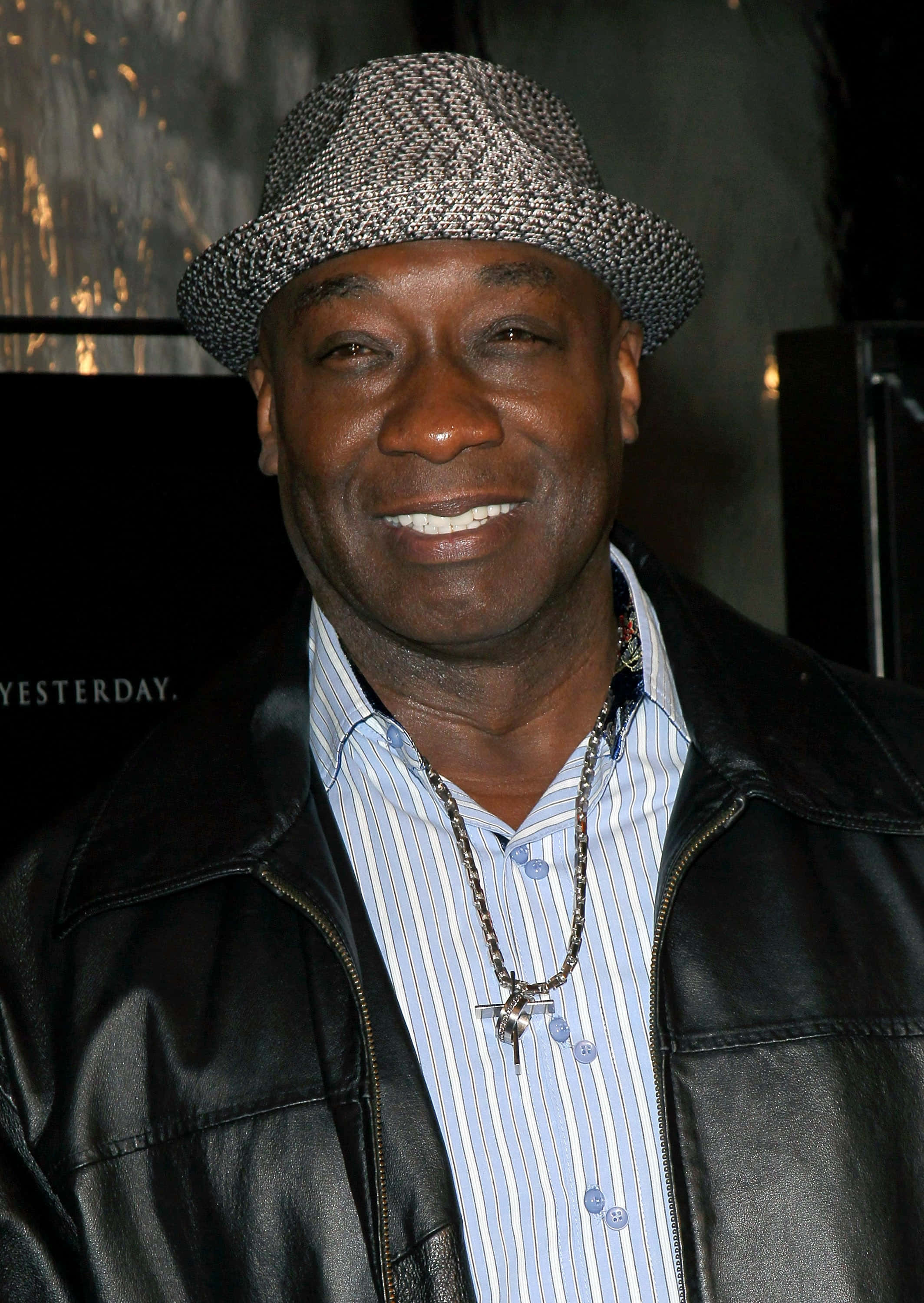 Michael Clarke Duncan, patterned hat, leather jacket, 2K Phone Wallpaper
