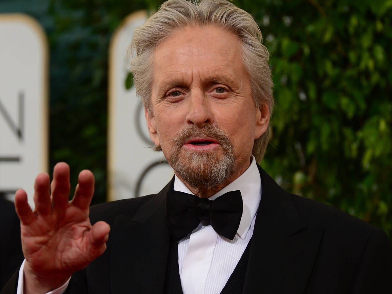 Michael Douglas, black tuxedo, green hedge backdrop, HD Desktop Wallpaper