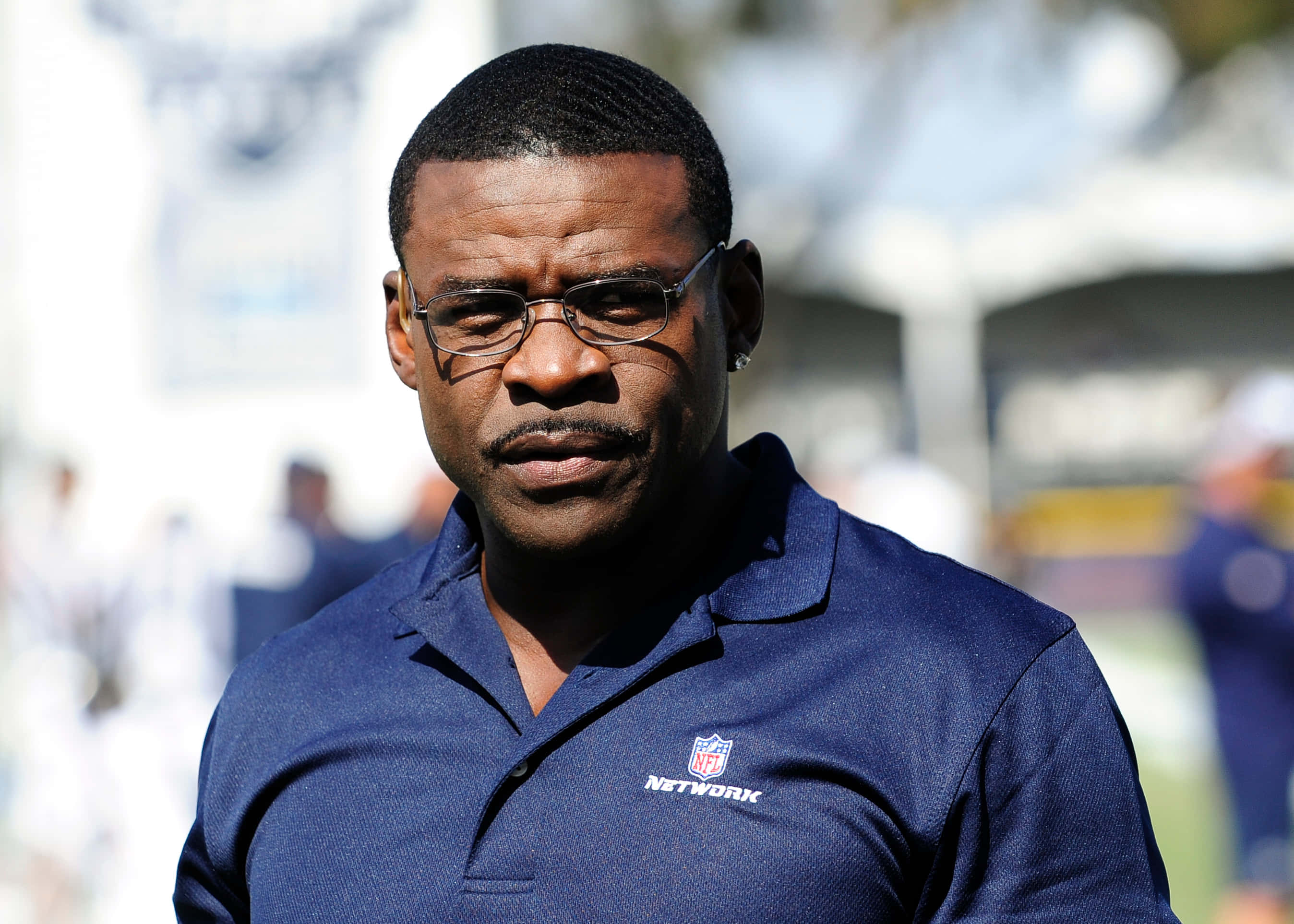 Michael Irvin, navy NFL Network polo shirt, glasses, 2K Desktop Wallpaper