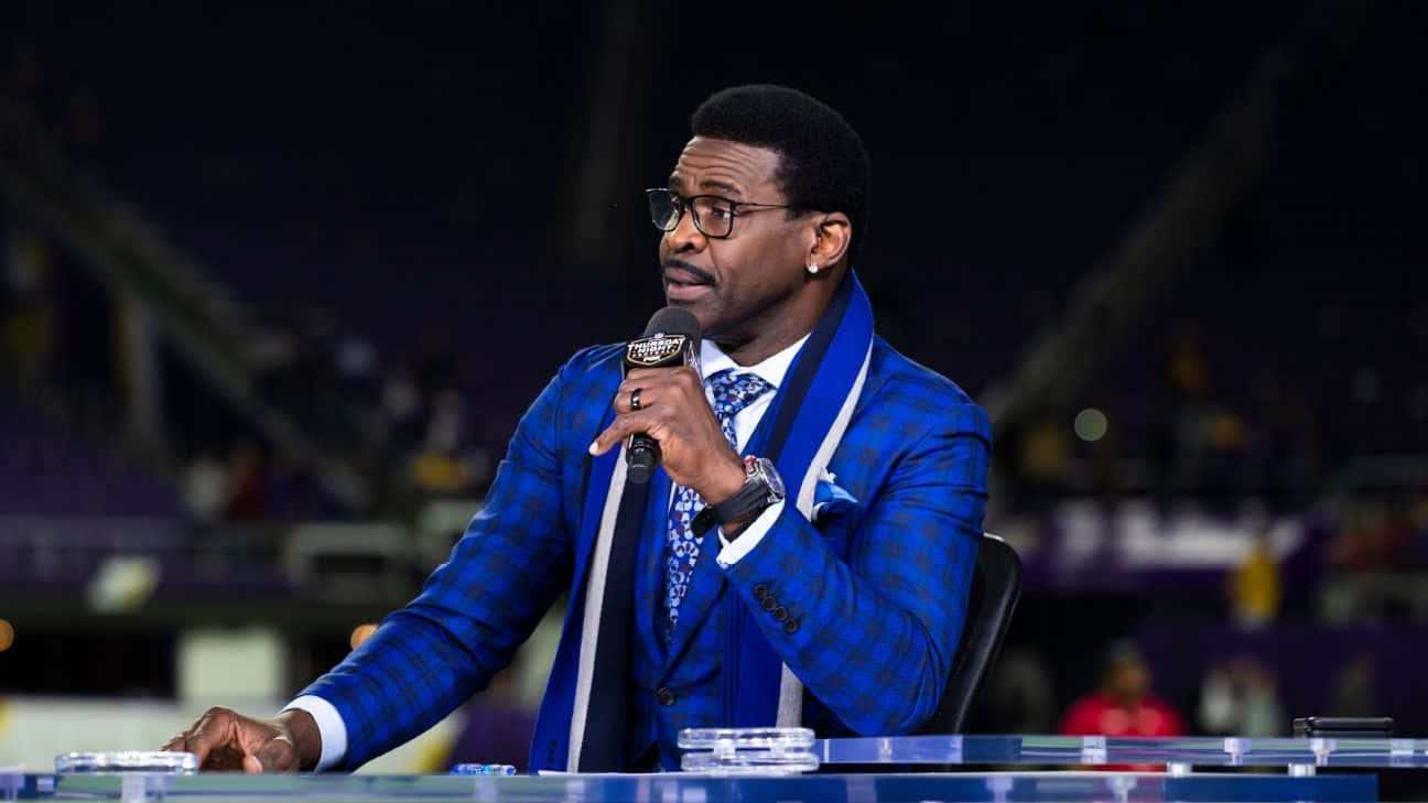 Michael Irvin, blue checkered suit, sports broadcast desk, HD Desktop Wallpaper