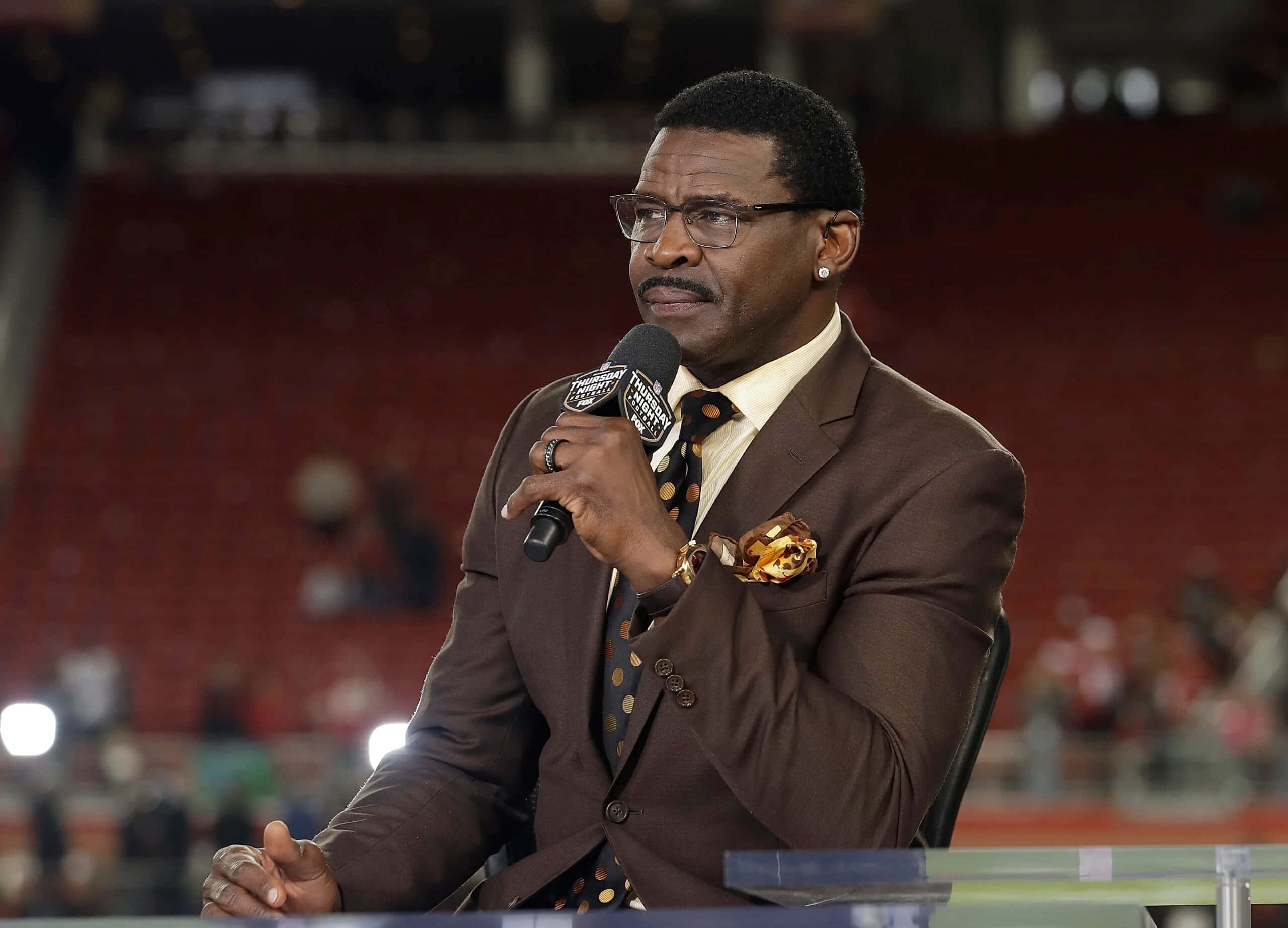 Michael Irvin, brown suit, glasses, 2K Desktop Wallpaper
