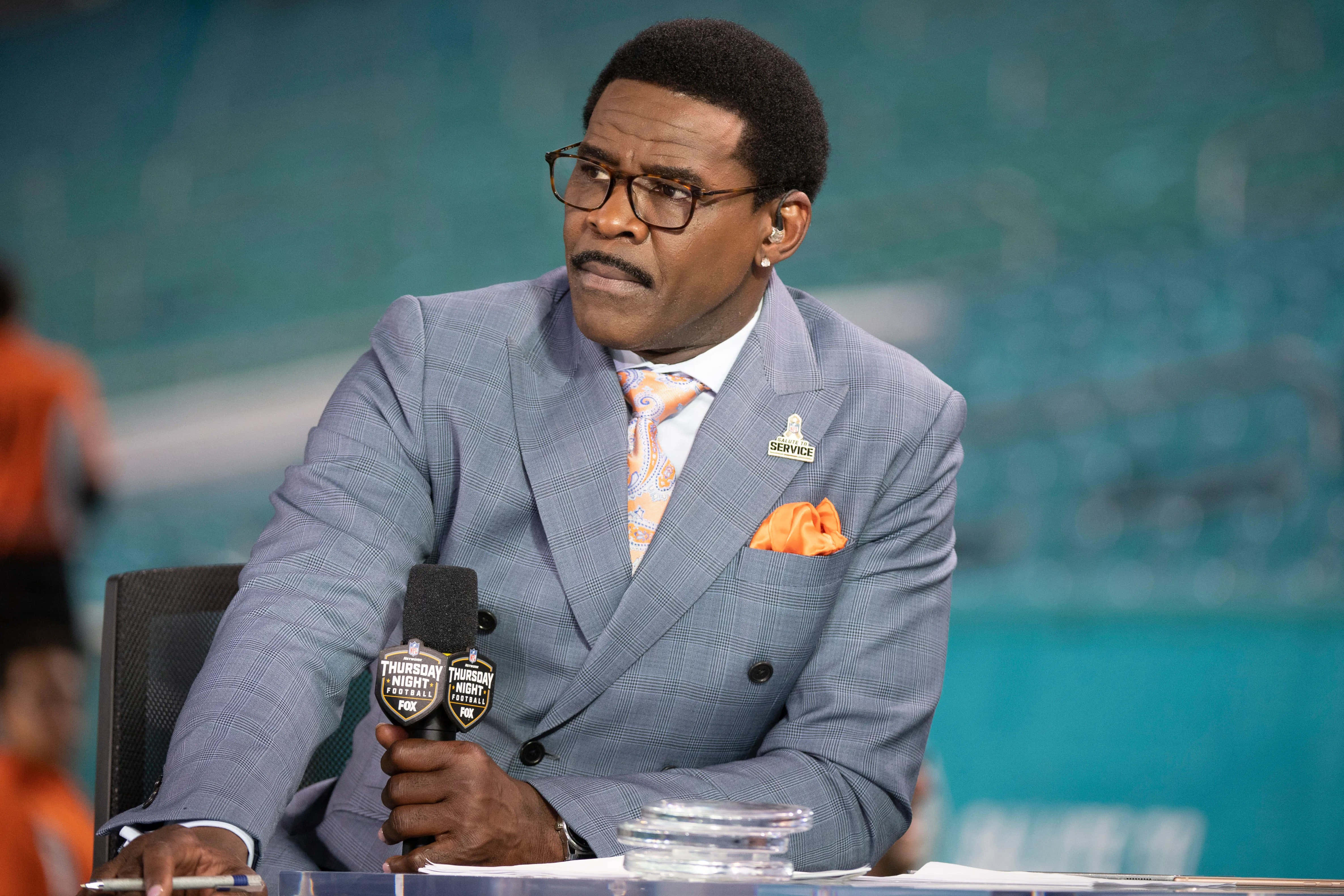 Michael Irvin, gray suit, orange tie, 4K Desktop Wallpaper