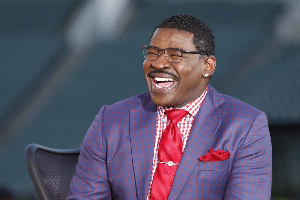 Michael Irvin, blue and red plaid suit, glasses, SD Desktop Wallpaper