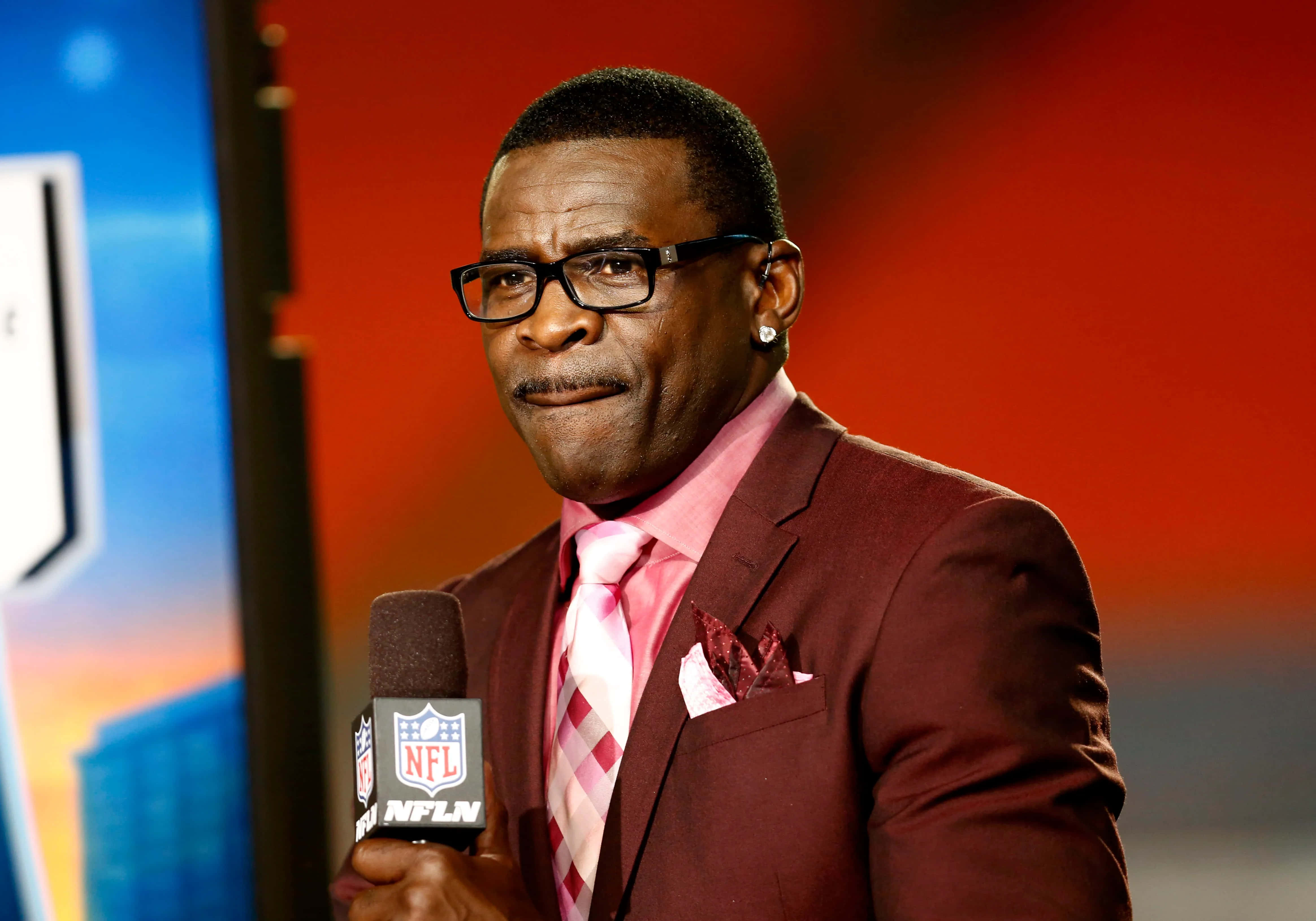 Michael Irvin, maroon suit, pink tie, 4K Desktop Wallpaper