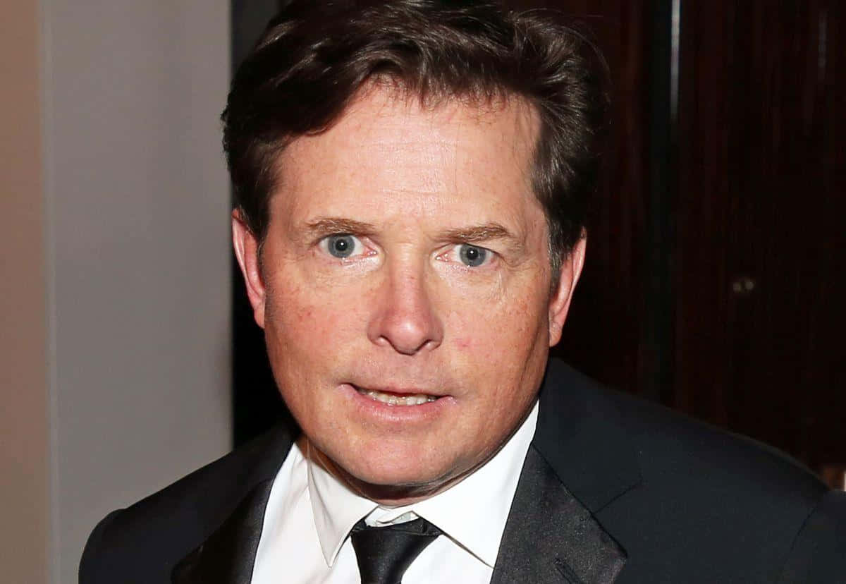 Michael J Fox, black suit, tie, SD Desktop Wallpaper