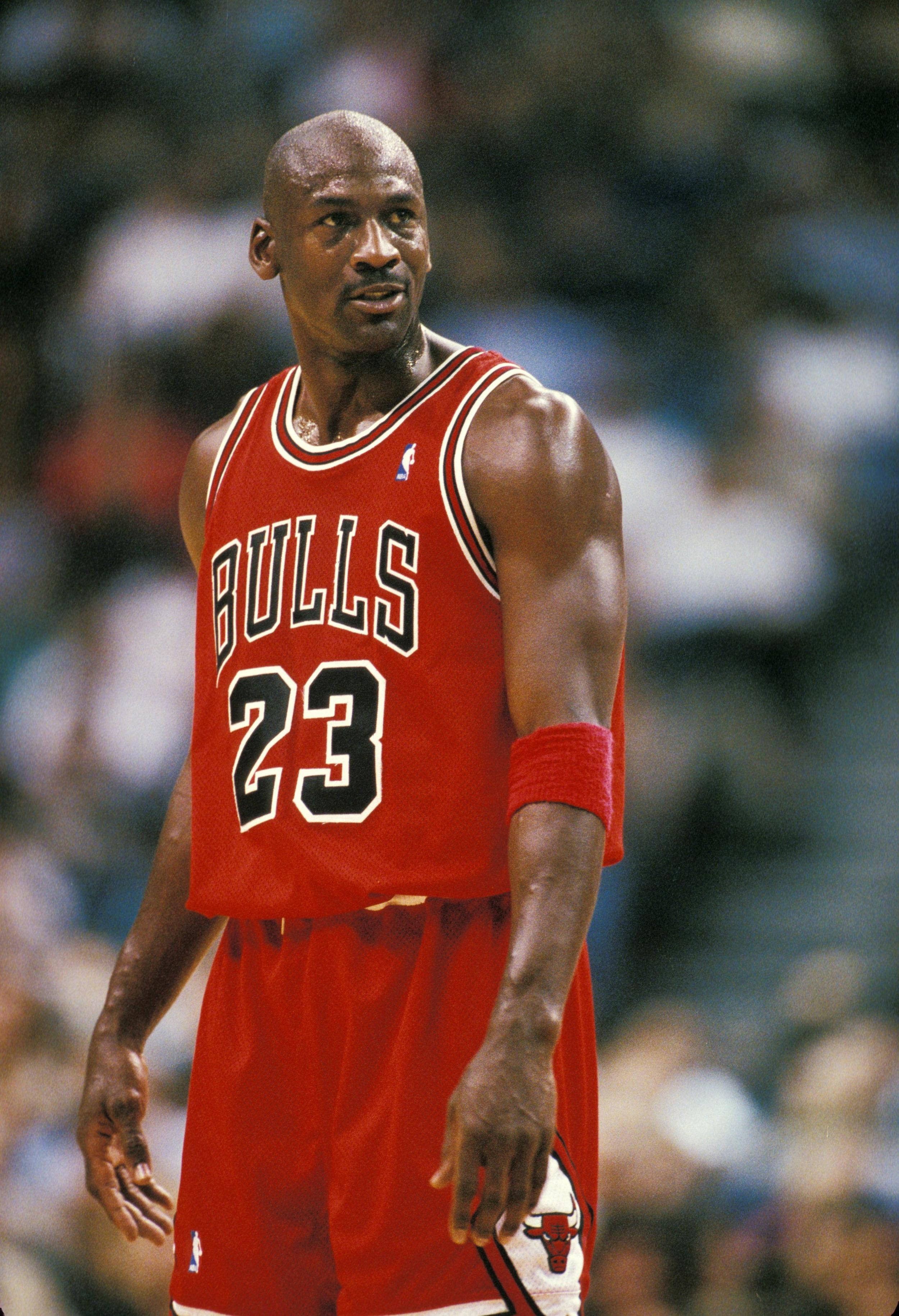 Michael Jordan, red Chicago Bulls jersey, number 23, 2K Phone Wallpaper