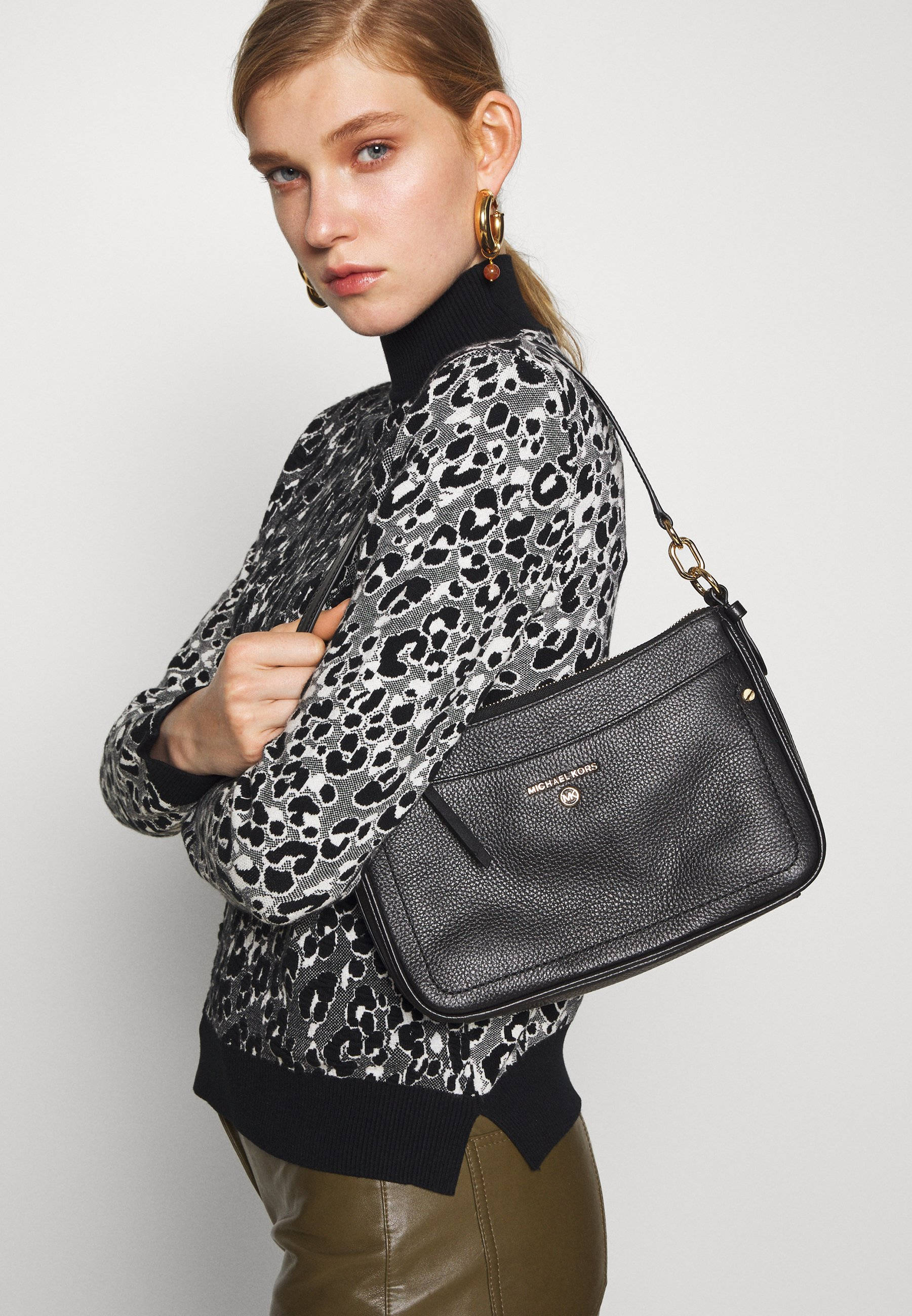 Michael Kors, black leather shoulder bag, black textured shoulder bag, 2K Phone Wallpaper